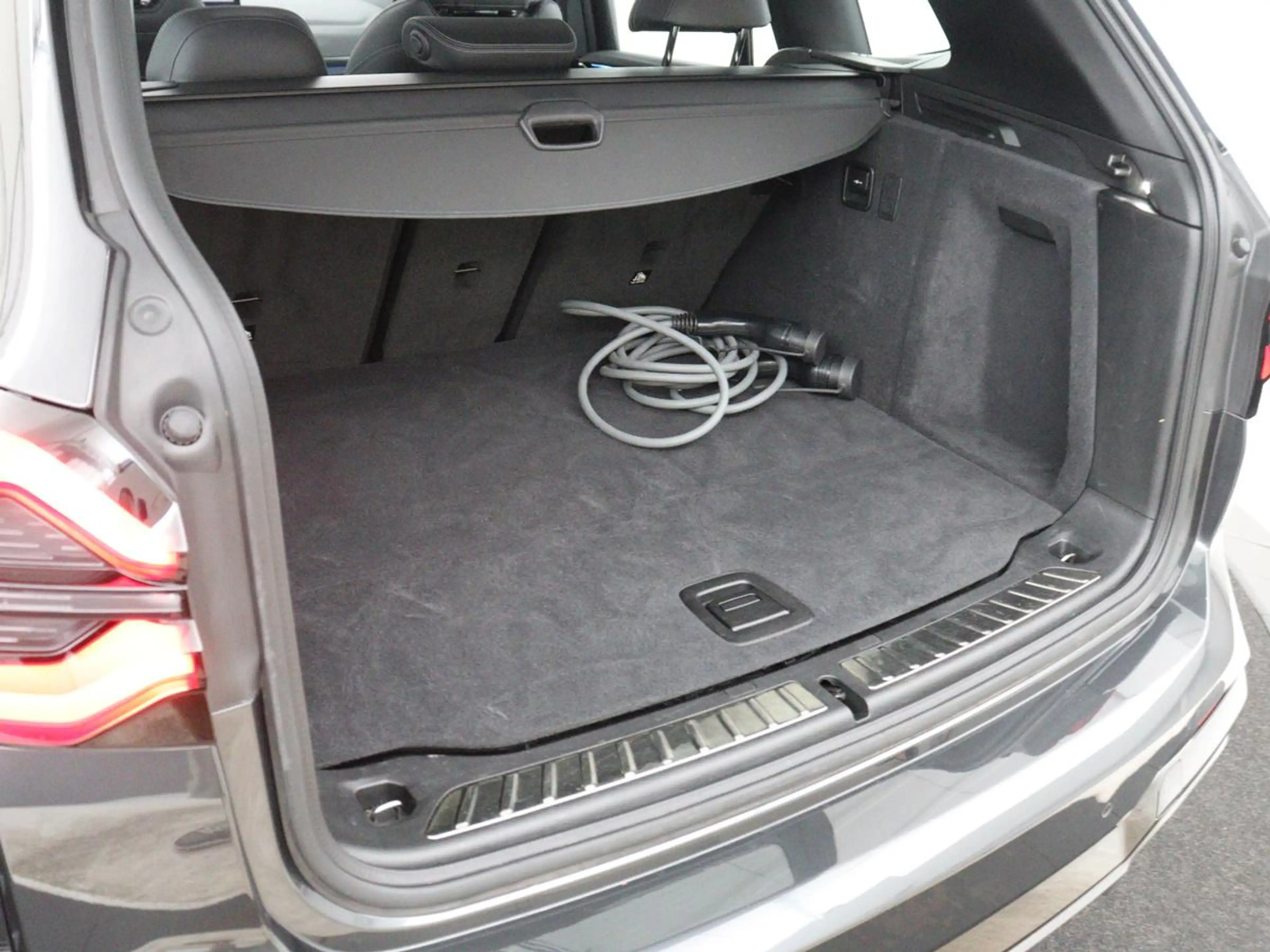 BMW iX3 Executive 80 kWh | SOH 93,8% | Panoramadak | Leder — photo 28