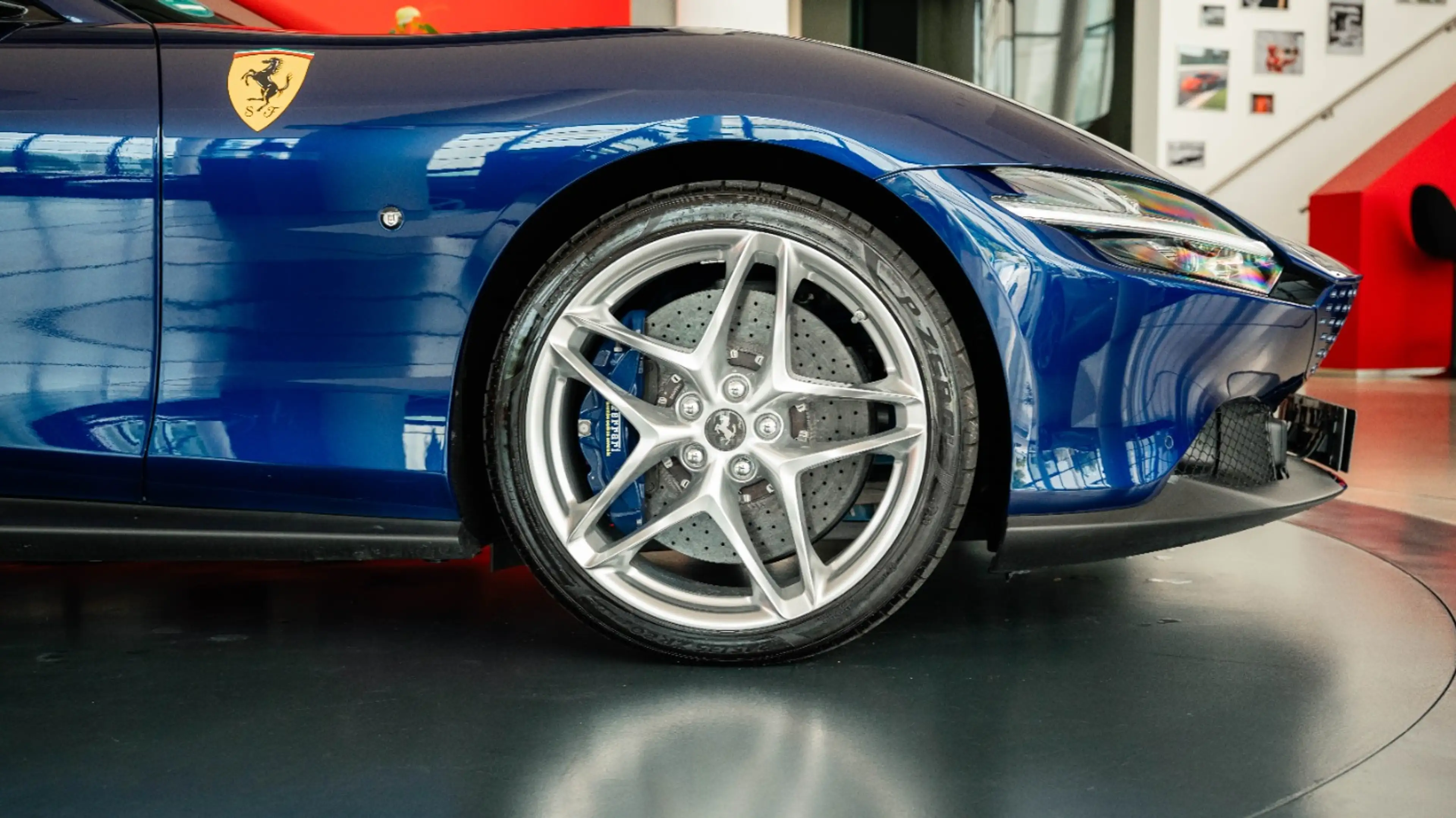 Ferrari Roma Spider — photo 11