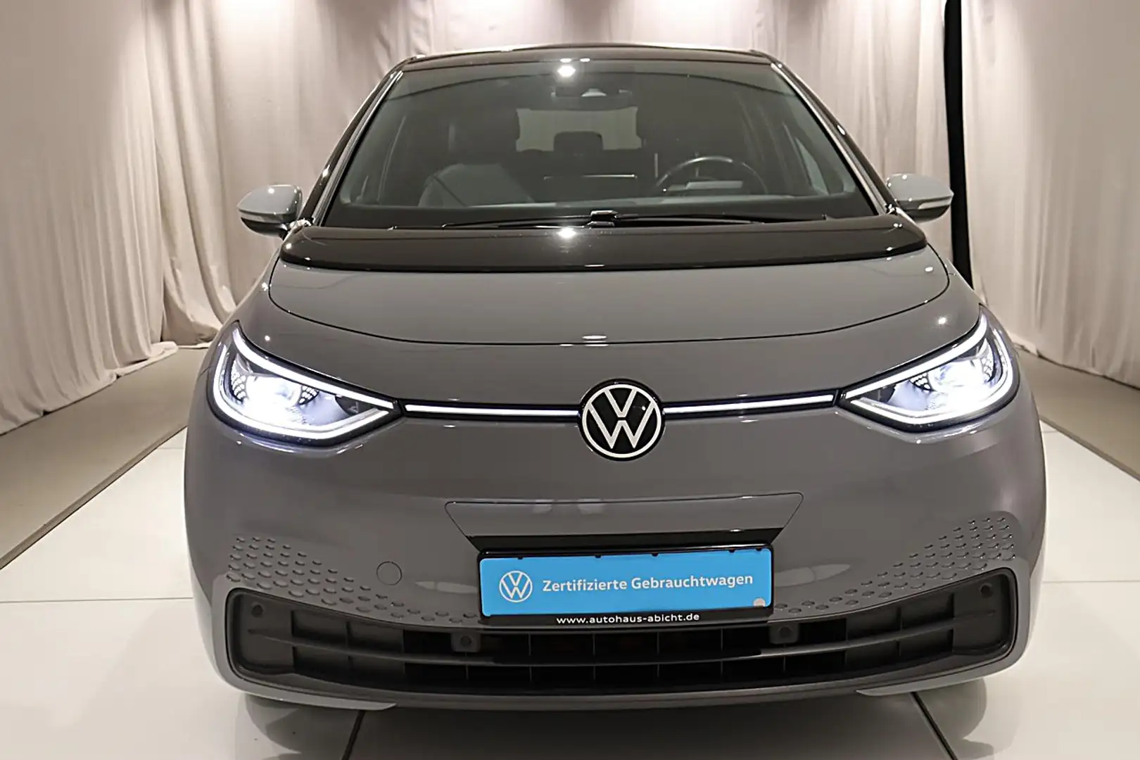 Volkswagen ID.3 Pro 150kW ACC IQ.LIGHT KAMERA KEYLESS NAVI Klima Šedá - 2