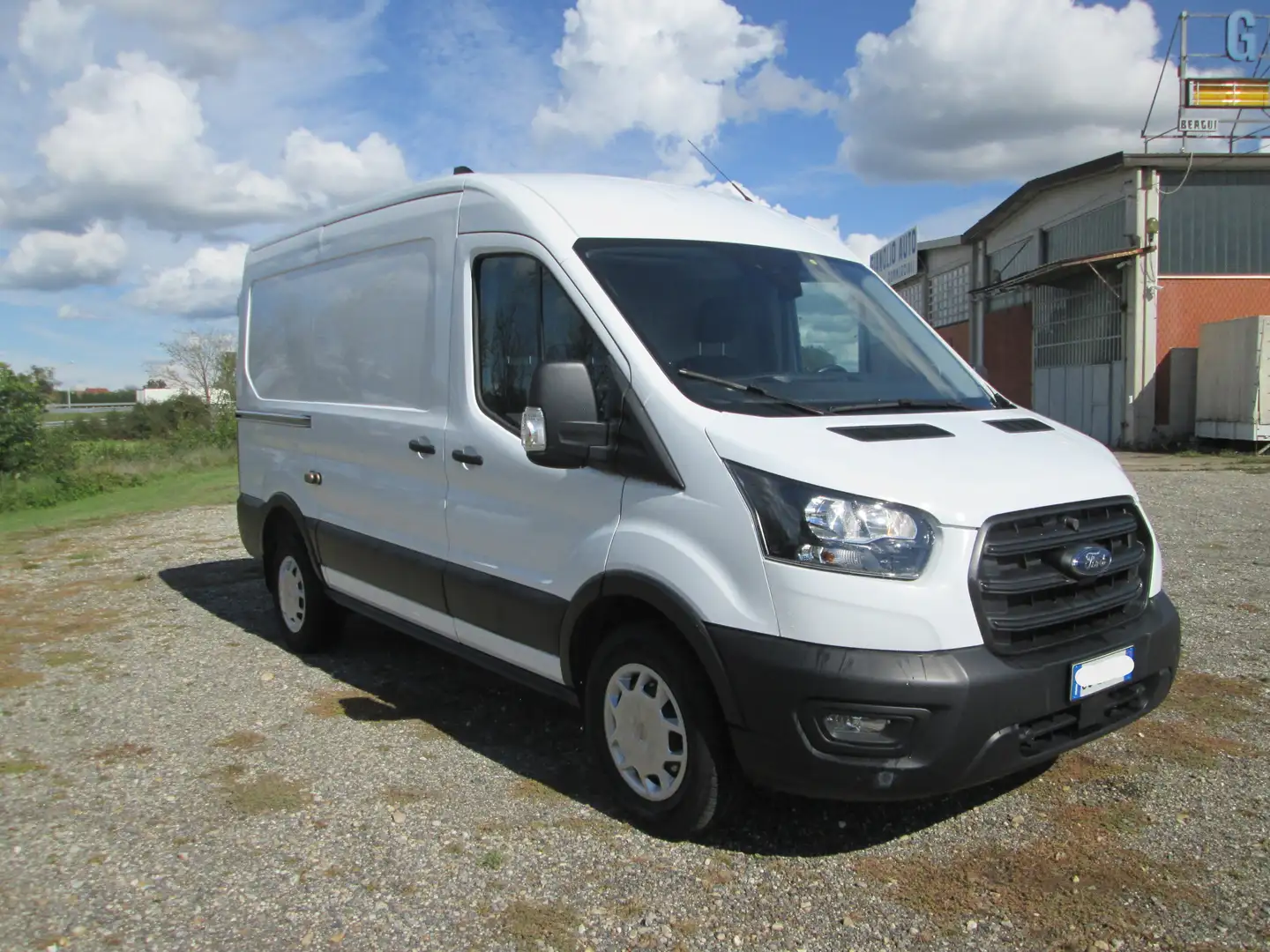 Ford Transit 2.0 TDCI 130 CV. L2H2 Weiß - 2
