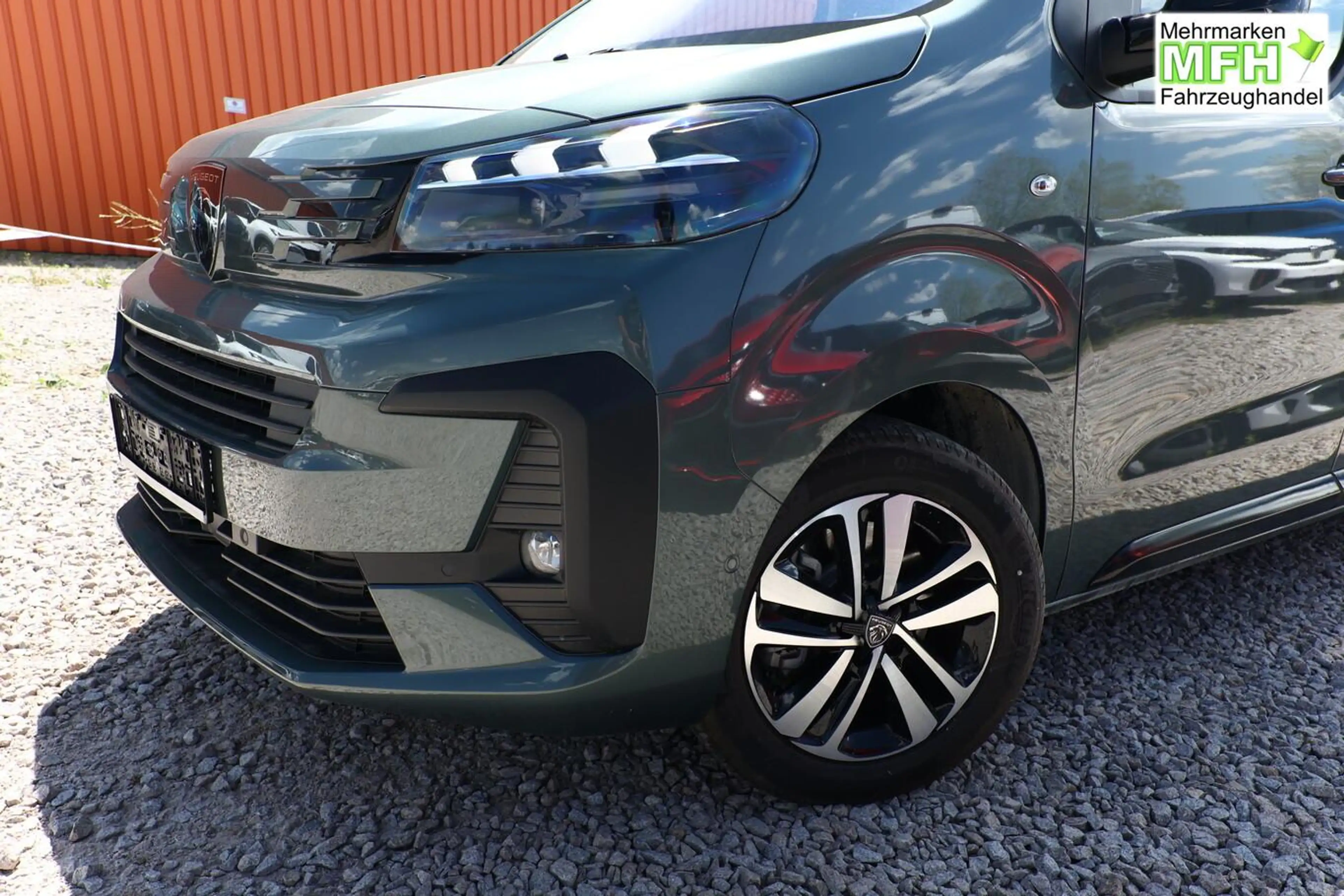 Peugeot Traveller Allure L3 Pano Nav AHK Massage SHZ BT 130 kW (1... — photo 4