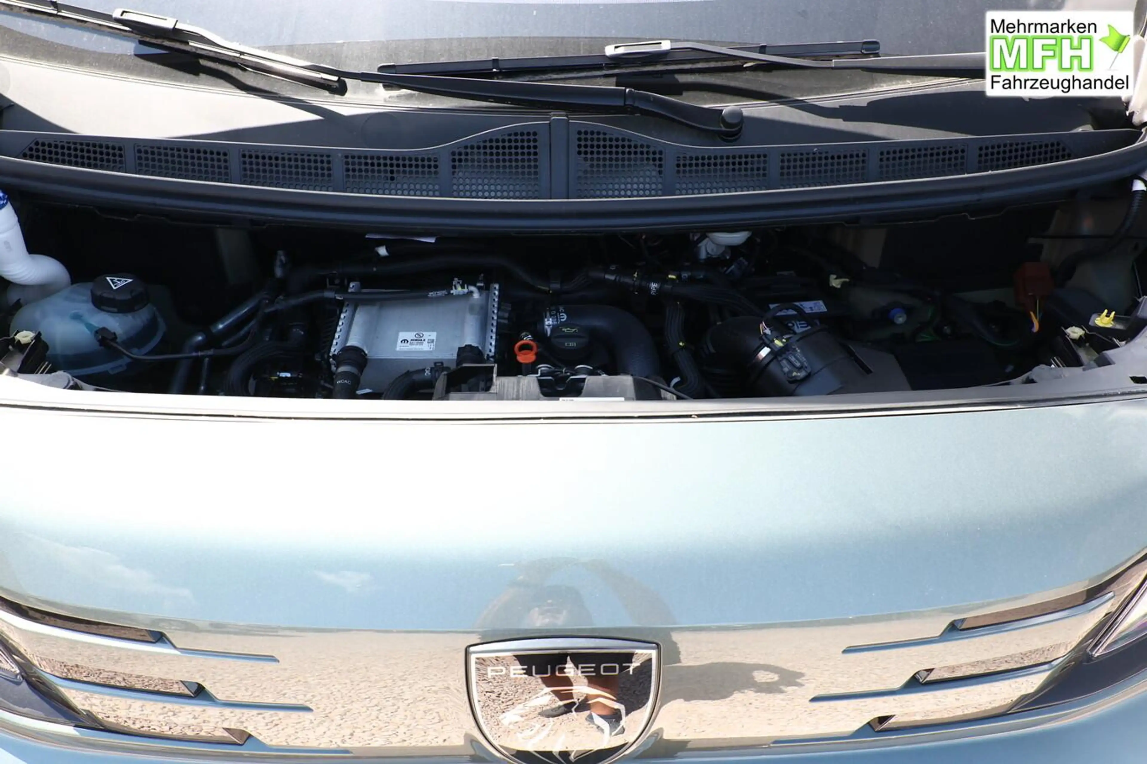 Peugeot Traveller Allure L3 Pano Nav AHK Massage SHZ BT 130 kW (1... — photo 11