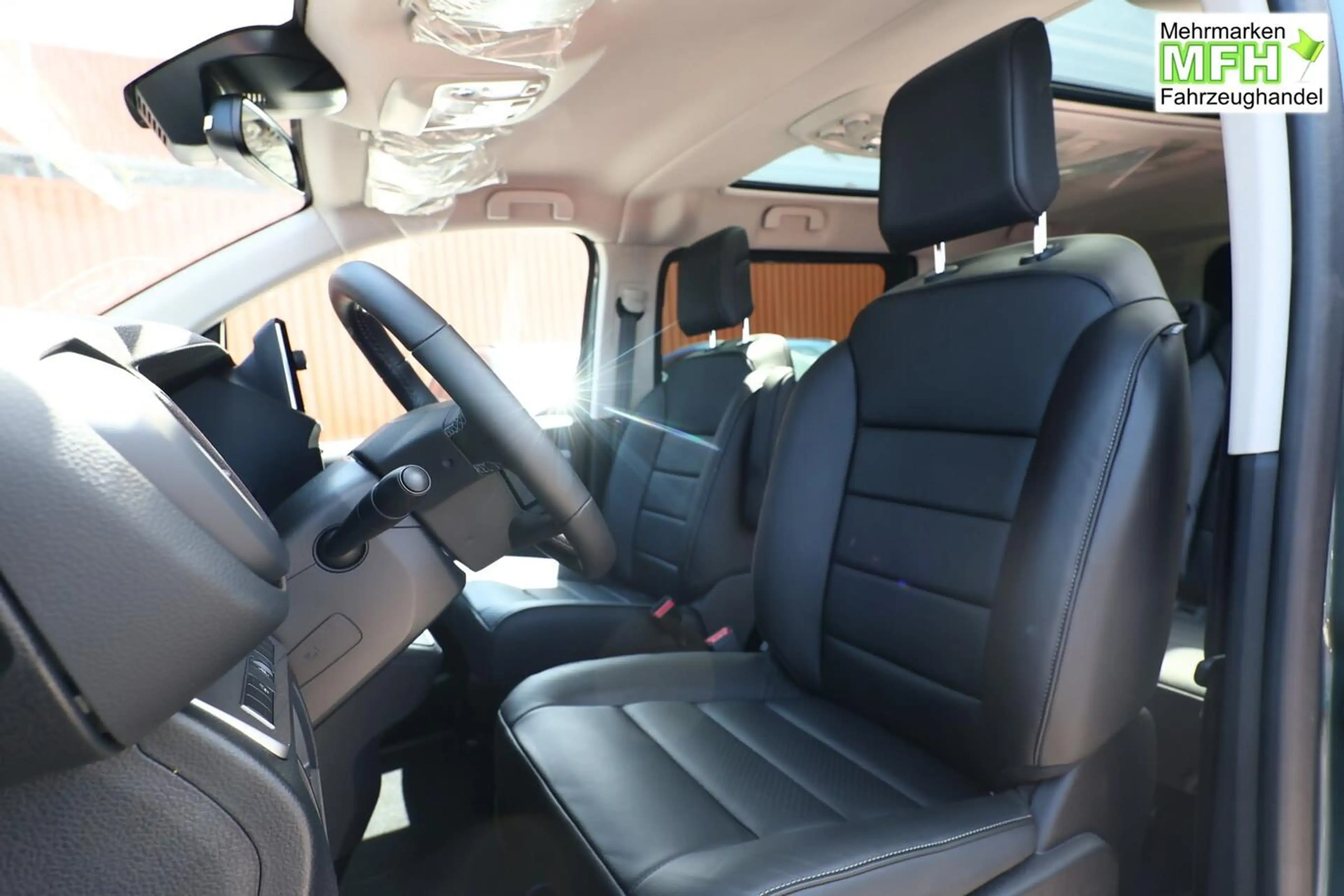 Peugeot Traveller Allure L3 Pano Nav AHK Massage SHZ BT 130 kW (1... — photo 5