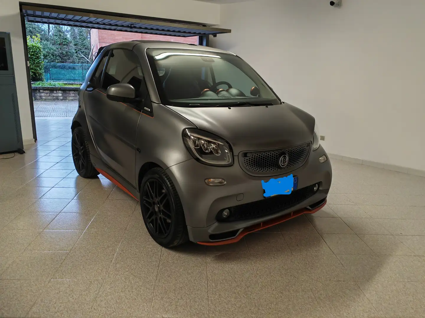 smart forTwo Fortwo Cabrio 0.9 t Brabus 109cv twinamic my18 Grigio - 1