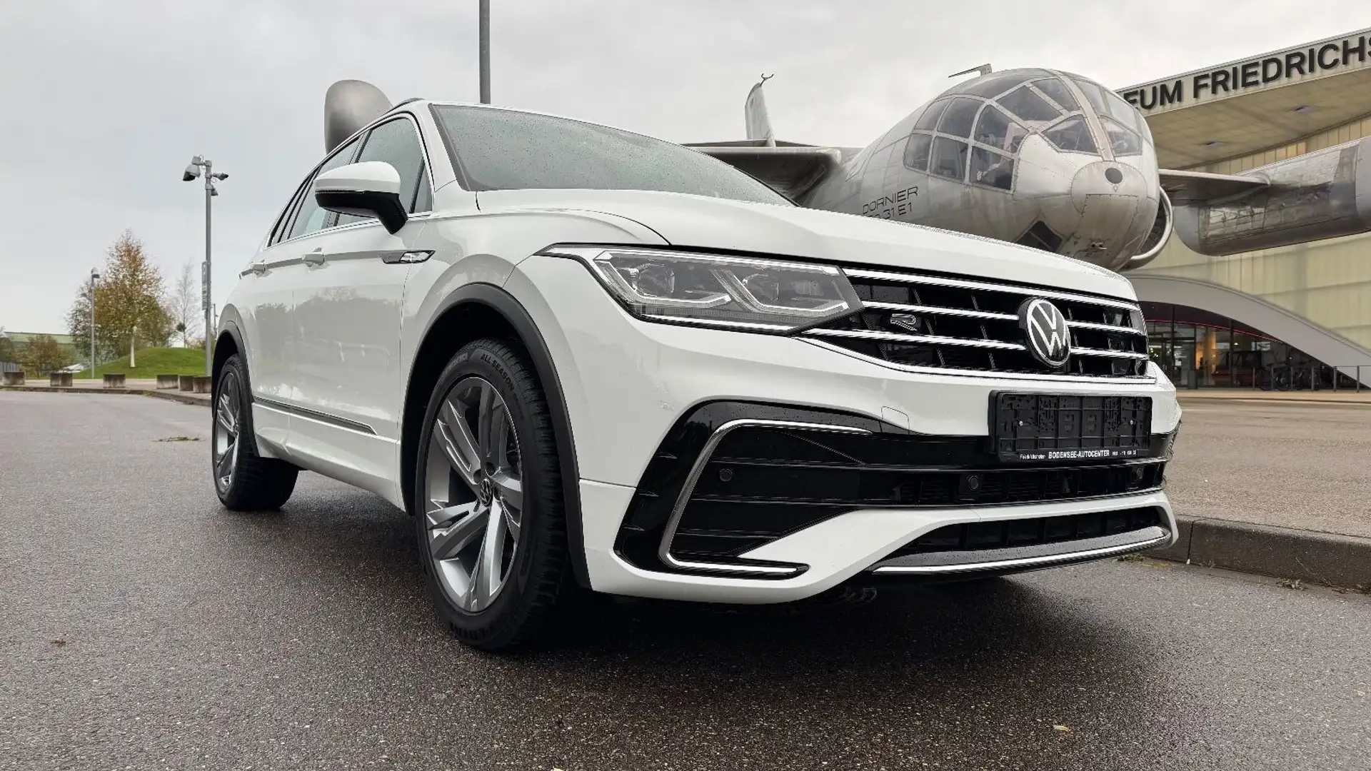 Volkswagen Tiguan RFK/LED/AHK/1.Hand/R-Line Weiß - 1