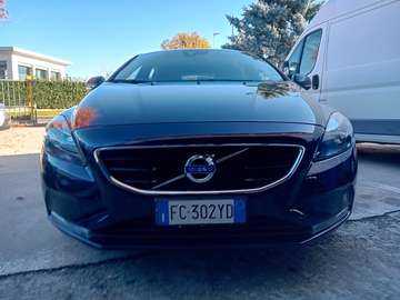 V40 II 2012 2.0 d2 R-design Momentum