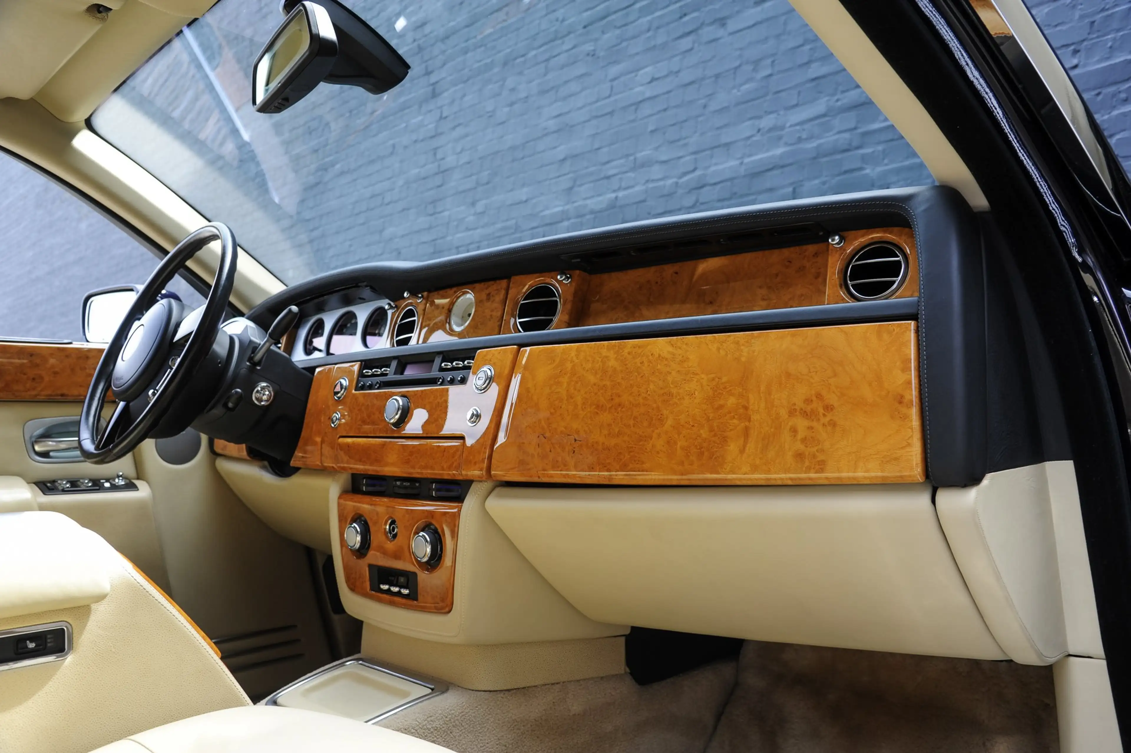 Rolls-Royce Phantom Phantom 6.75i V12 48v — photo 10