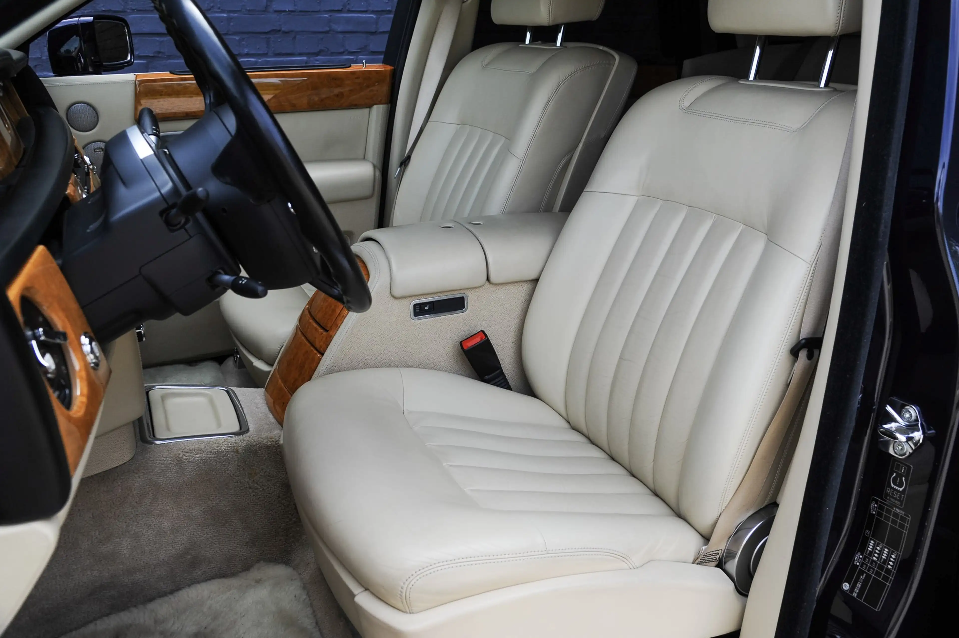 Rolls-Royce Phantom Phantom 6.75i V12 48v — photo 11