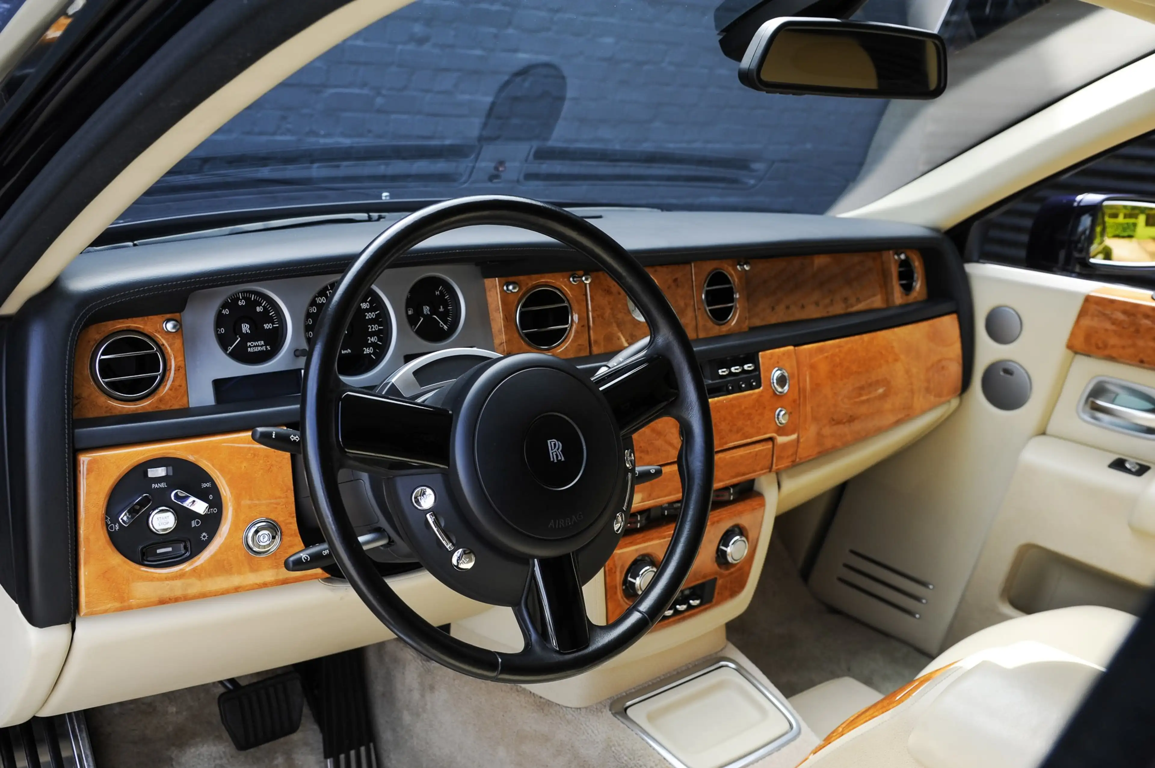 Rolls-Royce Phantom Phantom 6.75i V12 48v — photo 9