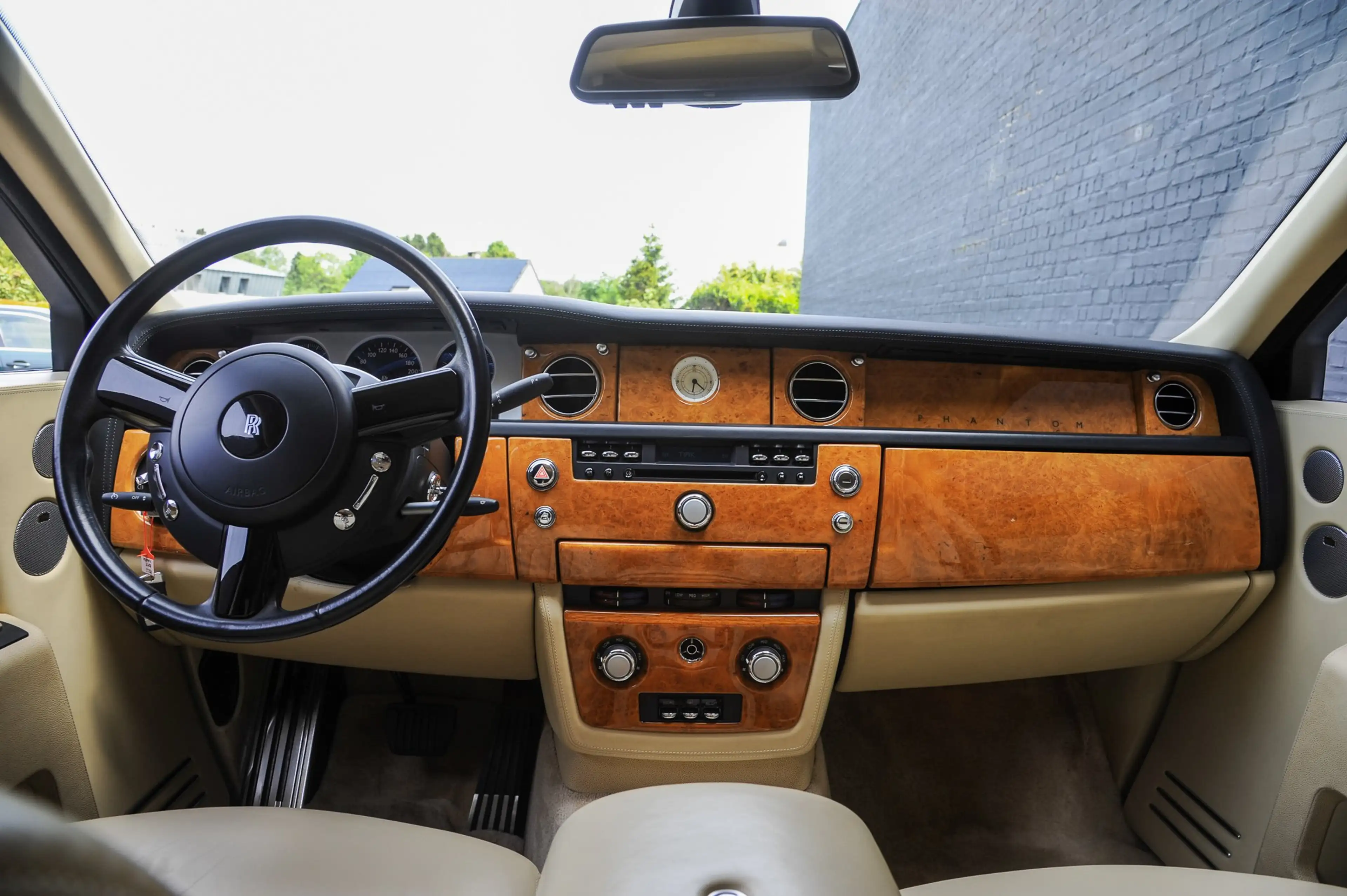 Rolls-Royce Phantom Phantom 6.75i V12 48v — photo 14