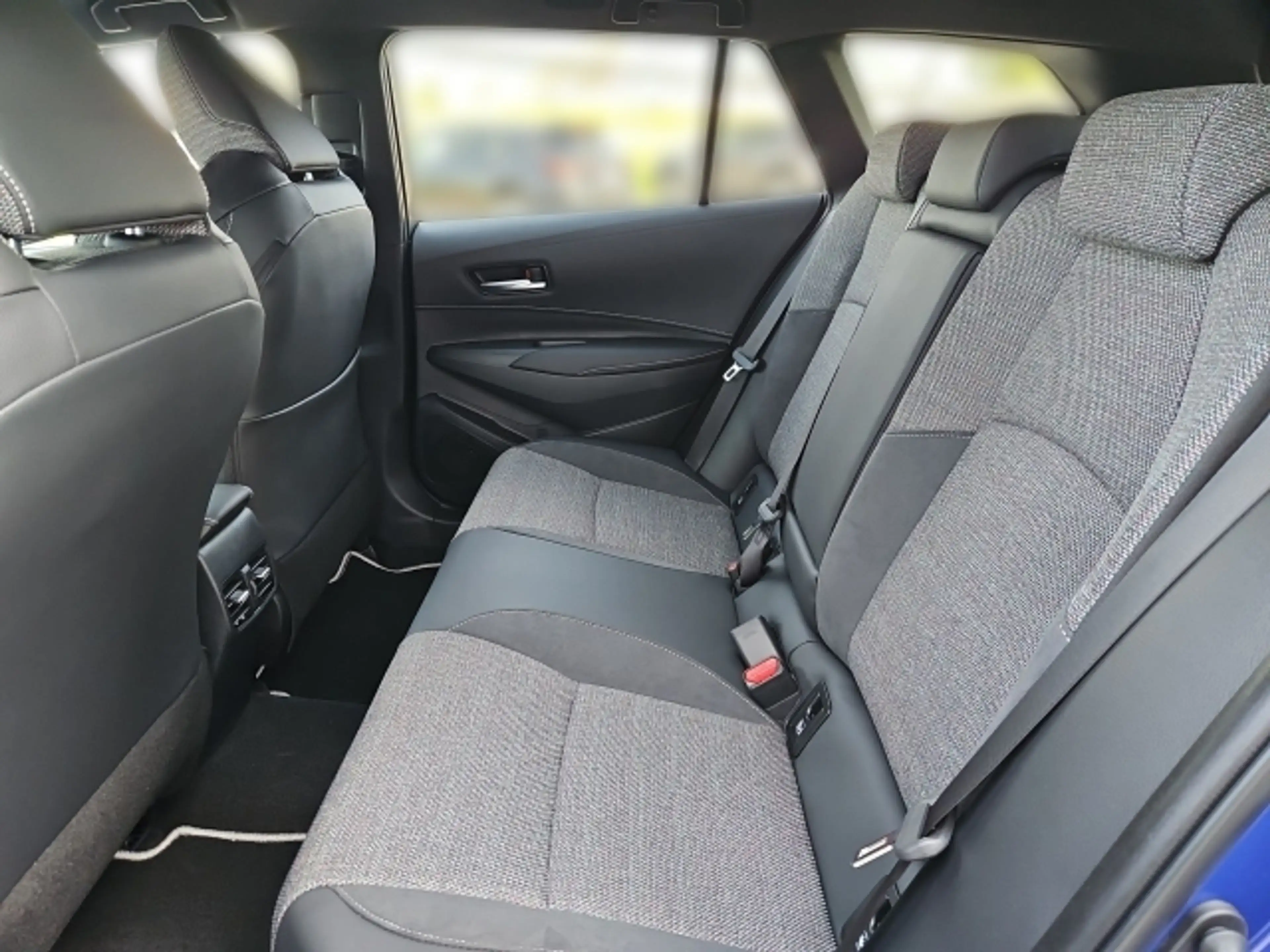 Toyota Corolla Corolla HB/TS Touring Sports Teamplayer 1,8-l-Hybr — photo 8