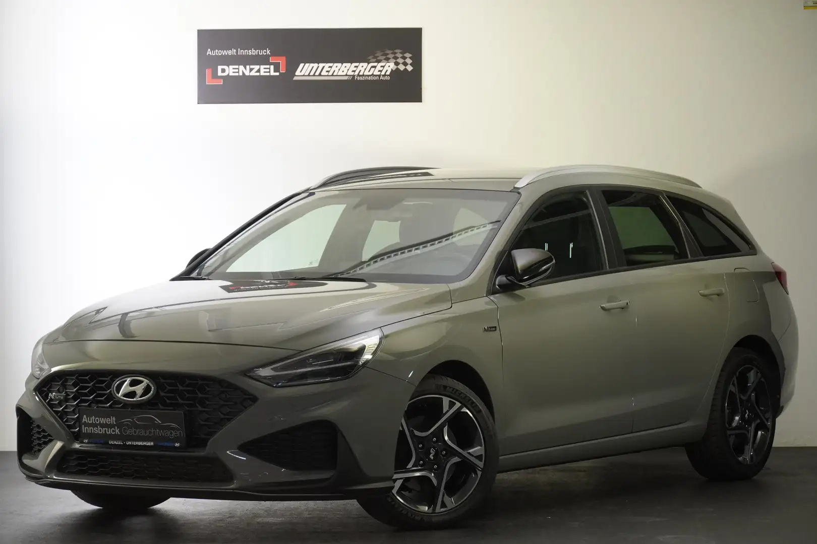 Hyundai i30 CW 1,0 T-GDI 48V N-Line Grau - 2