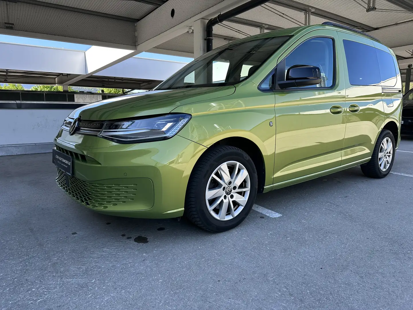 Volkswagen Caddy Life Grün - 2