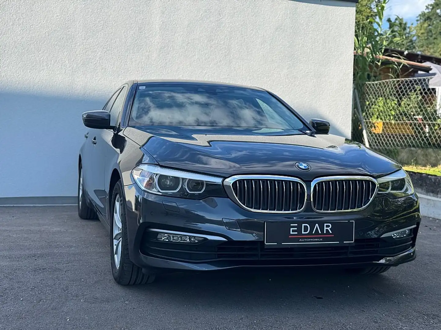 BMW 520 d xDrive Aut. Grau - 2