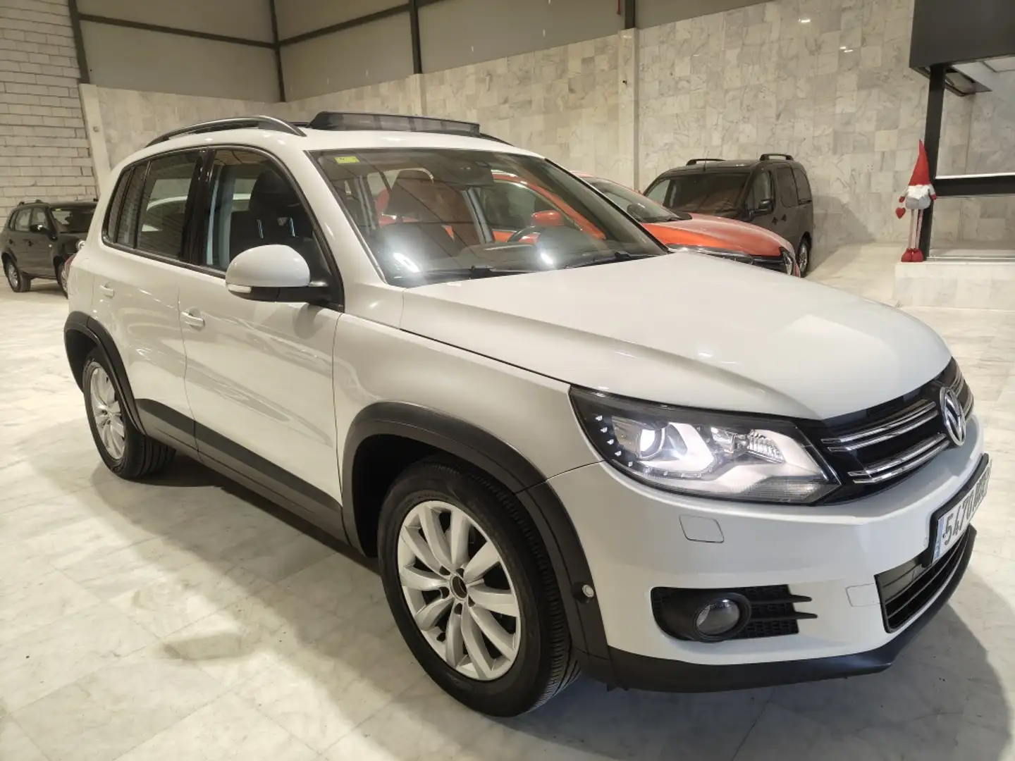 Volkswagen Tiguan 2.0TDI BMT Cross 4x2 110 Weiß - 1