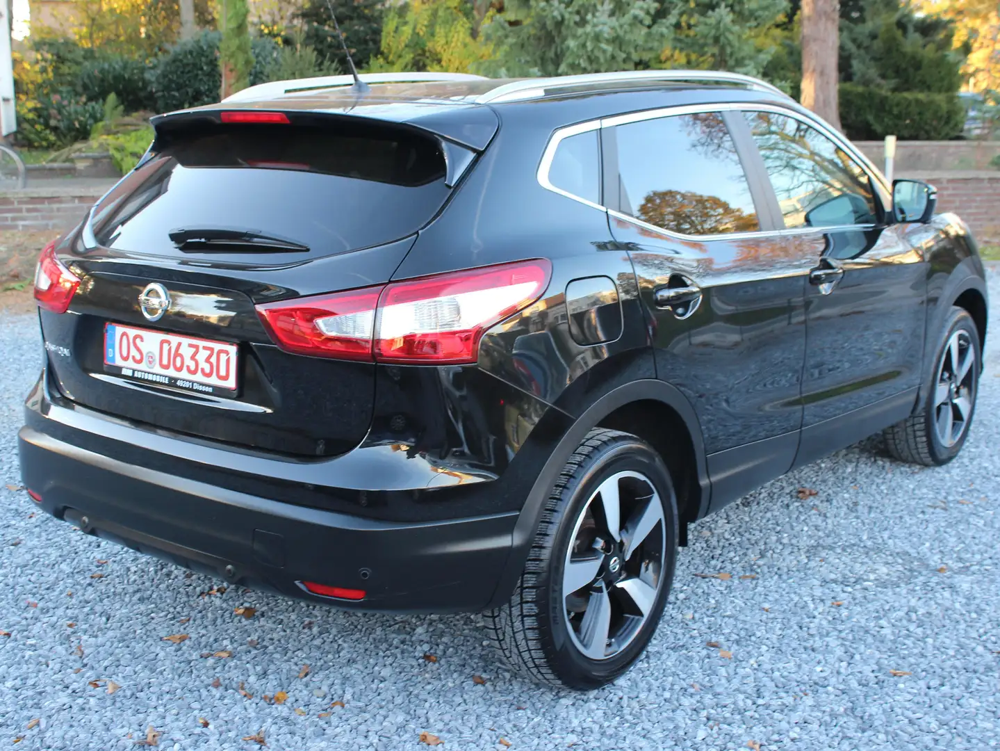Nissan Qashqai 360°Kamera*Glassdach*Finanazierung* Noir - 2