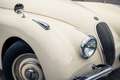 Jaguar XK 120 | Unique old restoration | Upgraded suspension Blanc - thumbnail 19