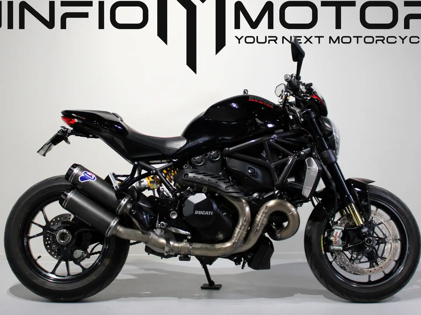 Ducati Monster 1200 R - 1