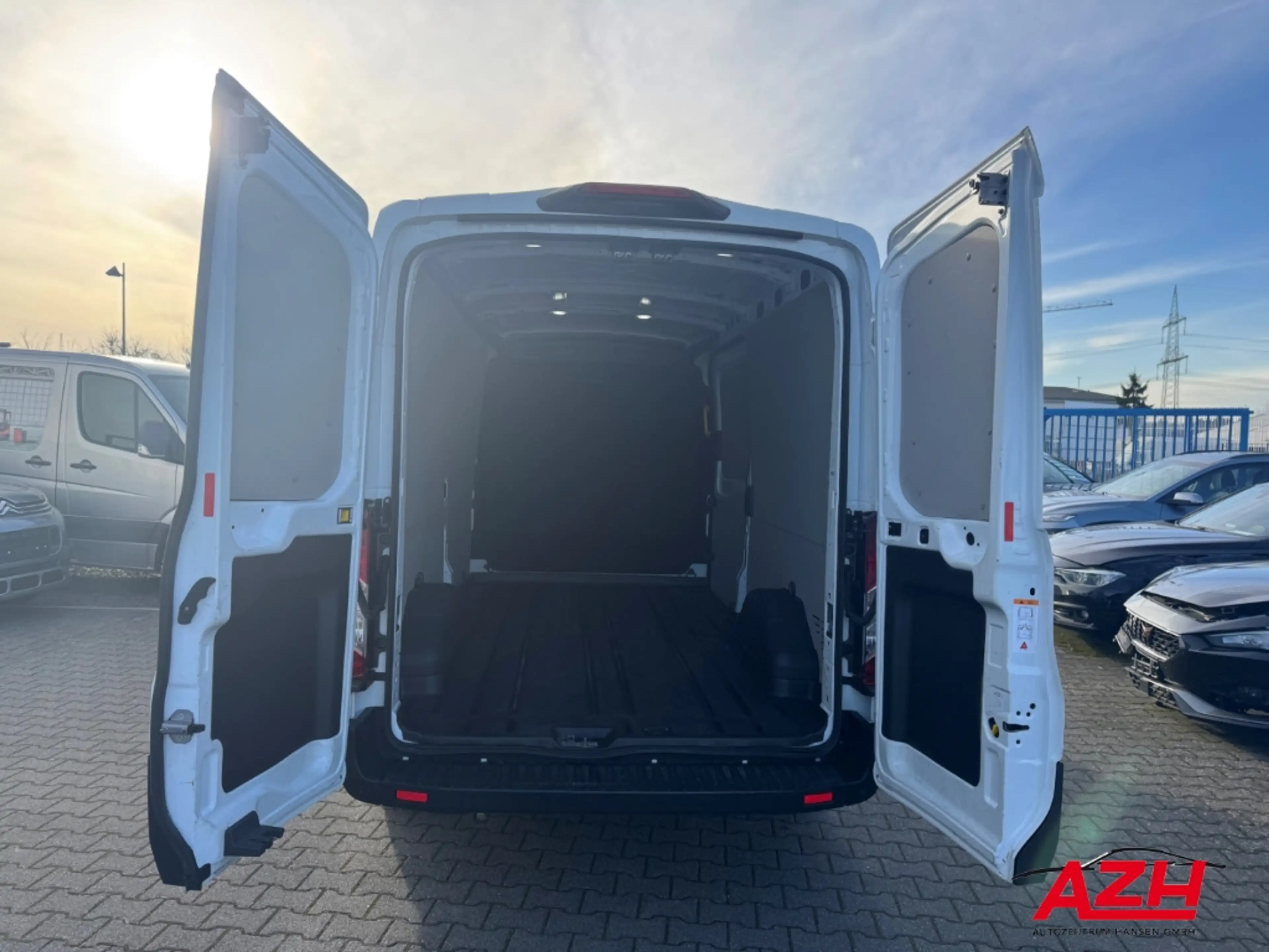 Ford Transit Kasten L3H2 2.0 TDCi Euro 6 — photo 10