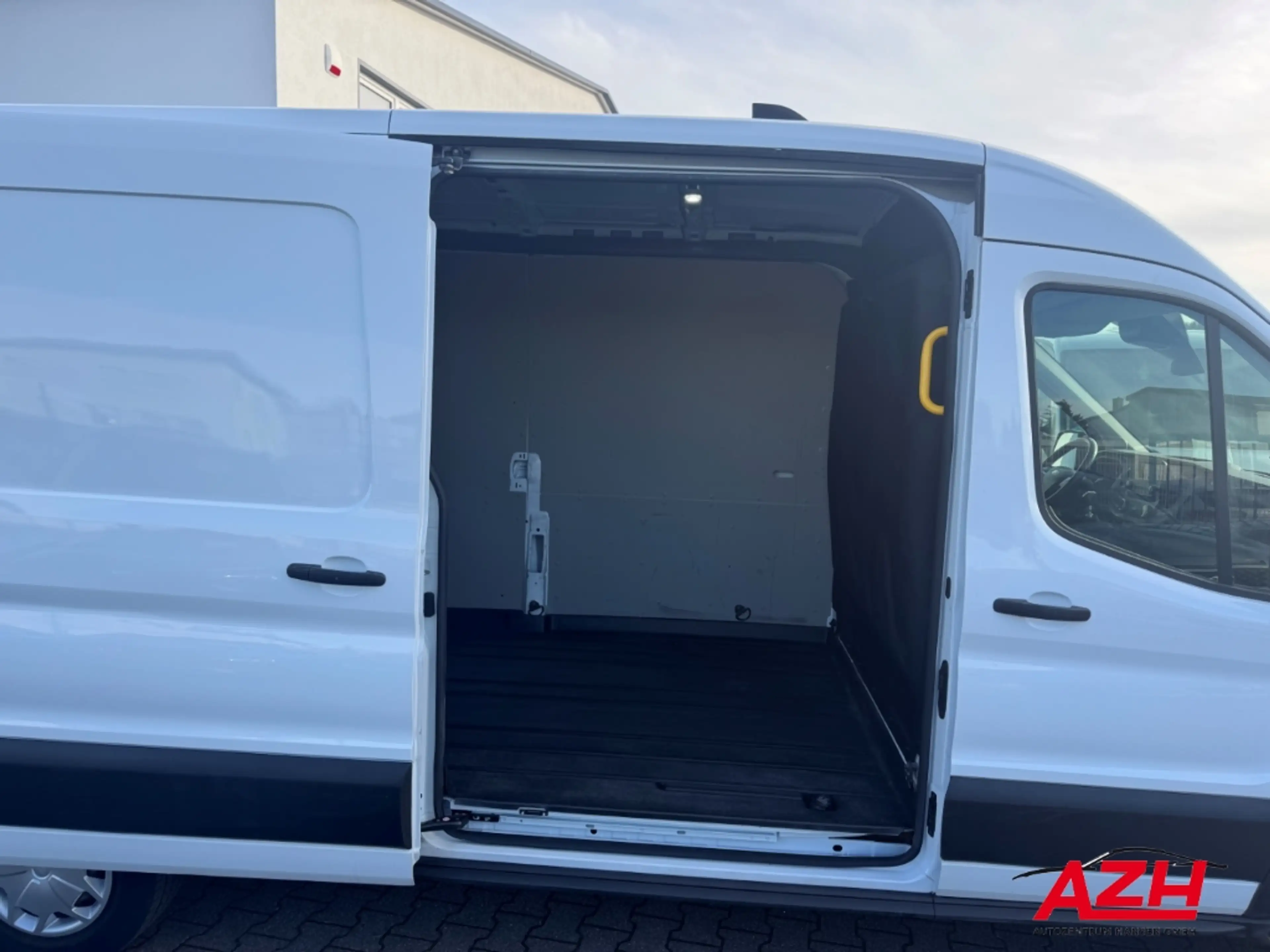 Ford Transit Kasten L3H2 2.0 TDCi Euro 6 — photo 7