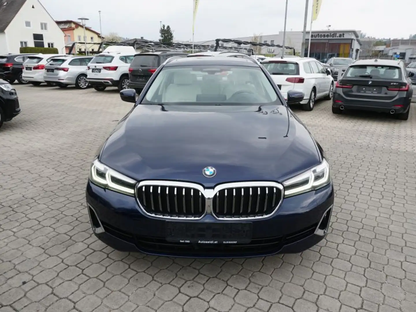 BMW 520 d Touring Aut. *LUXURY LINE* Blau - 2