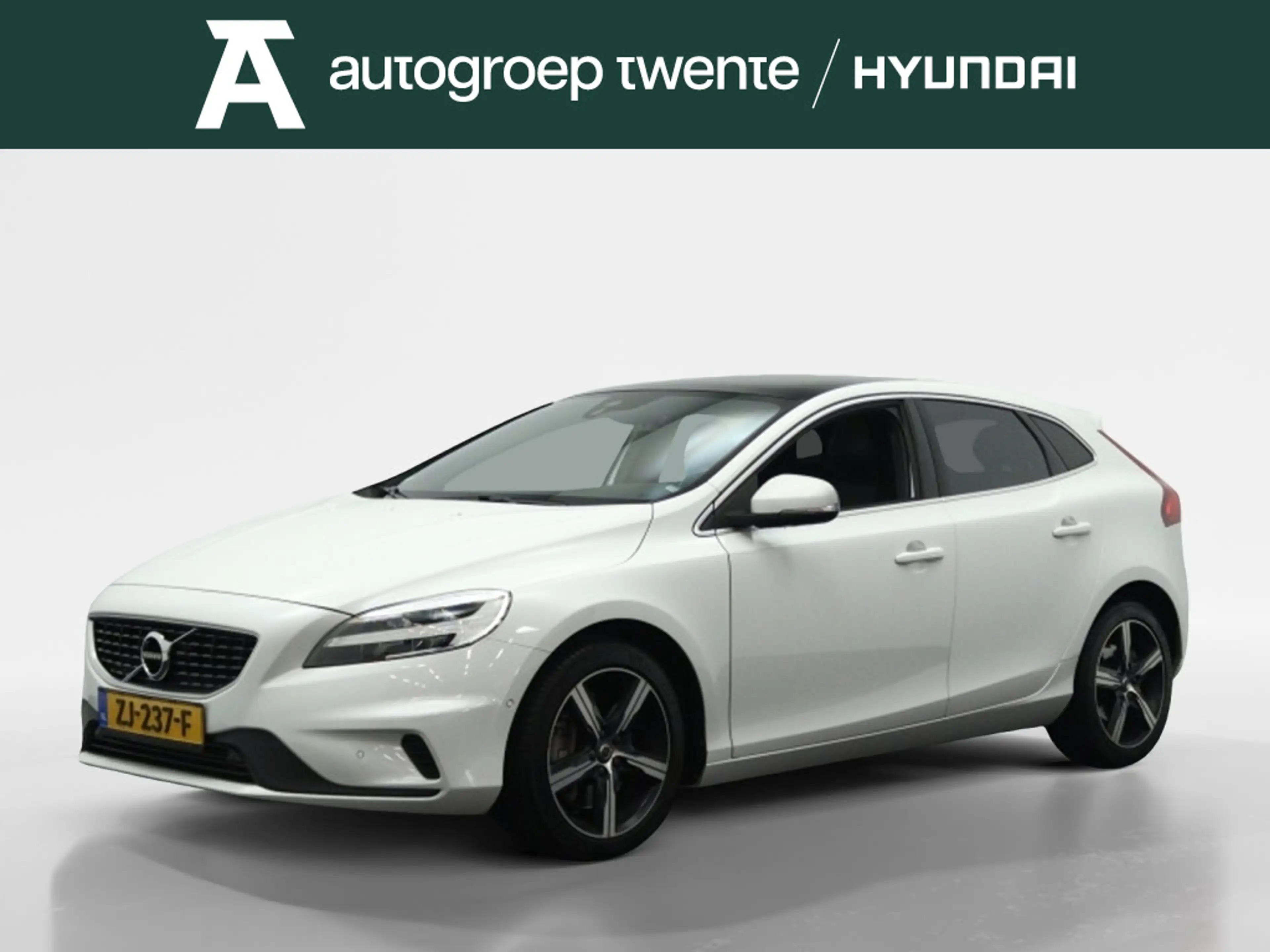 Volvo V40 1.5 T3 Polar+ Sport | Navigatie | StoelVerwarming