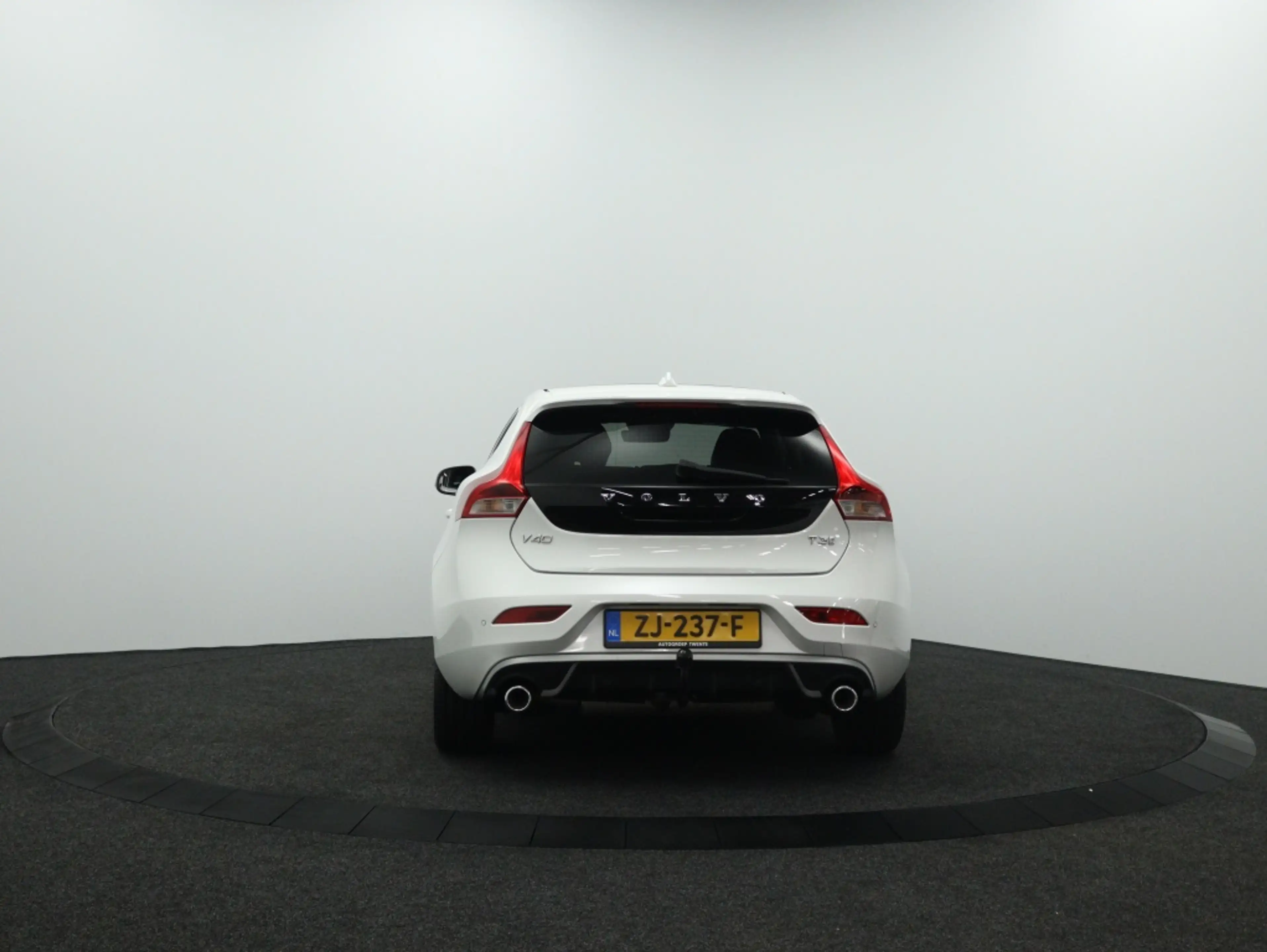 Volvo V40 1.5 T3 Polar+ Sport | Navigatie | StoelVerwarming — photo 11