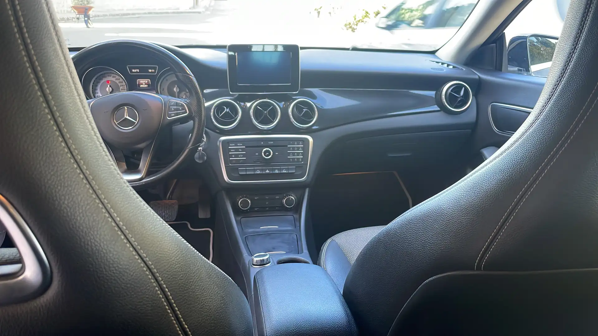 Mercedes-Benz CLA 200 Shooting Brake d (cdi) Business auto - 2
