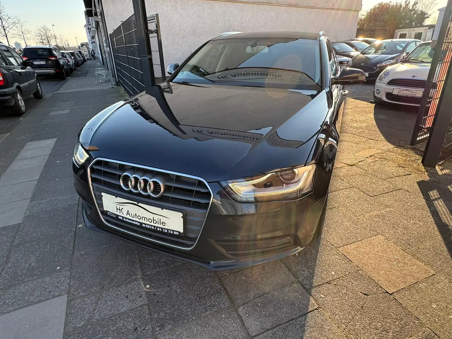 Audi A4 Ambition 2.Hand, 150tkm, Klimaauto., Xenon Blau - 1