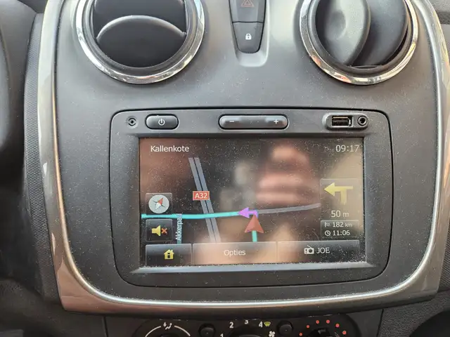 Dacia Logan view 10