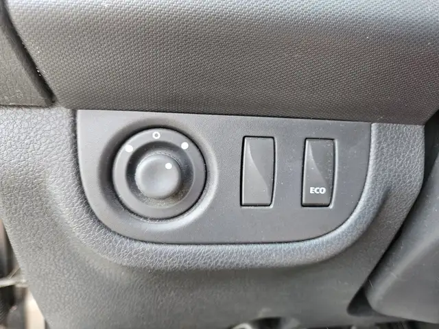 Dacia Logan view 18