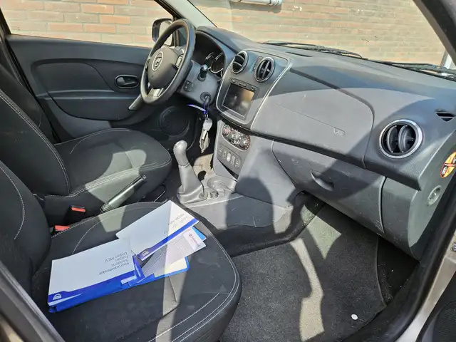 Dacia Logan view 26