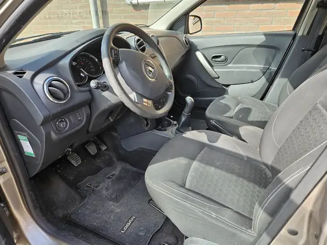 Dacia Logan view 6