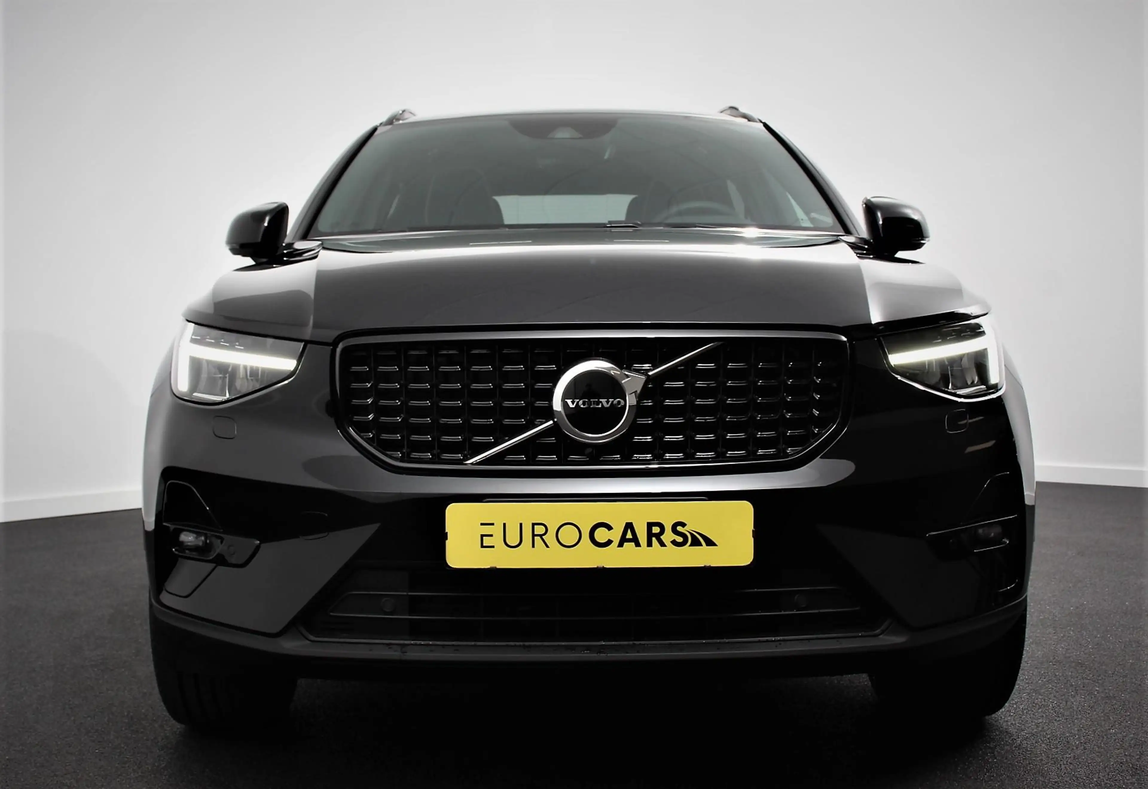 Volvo XC40 1.5 T5 Plug-in hybrid Ultimate Dark Electrische Gl — photo 2