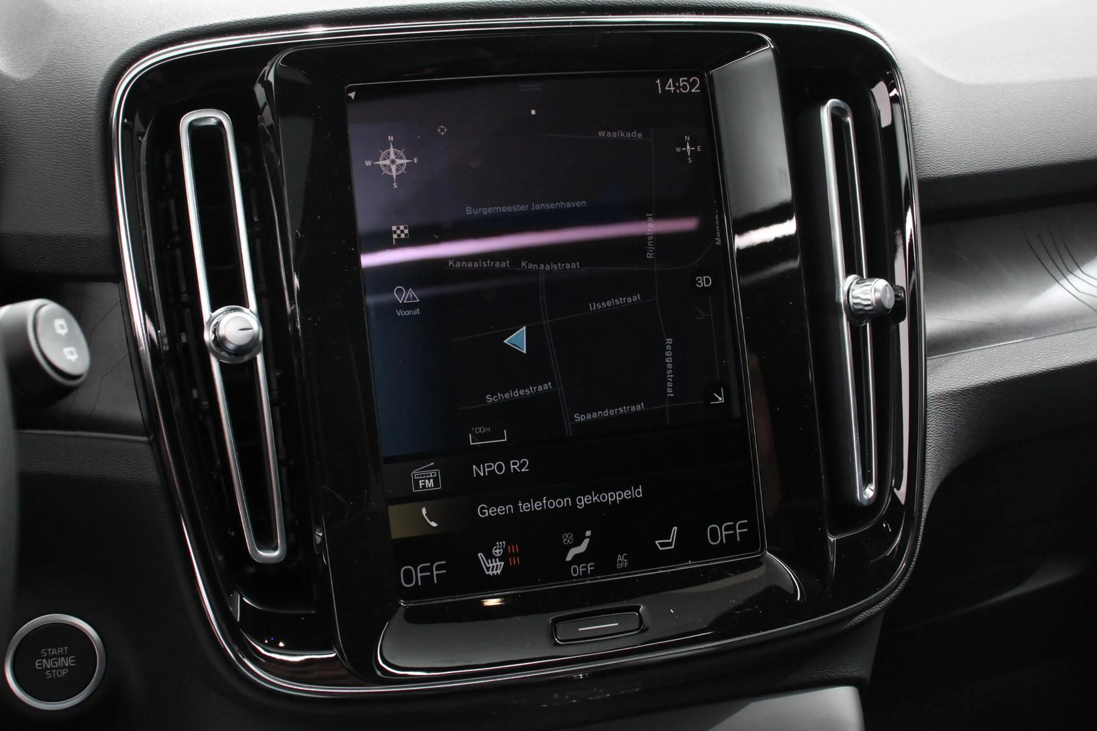 Volvo XC40 1.5 T5 Plug-in hybrid Ultimate Dark Electrische Gl — photo 12