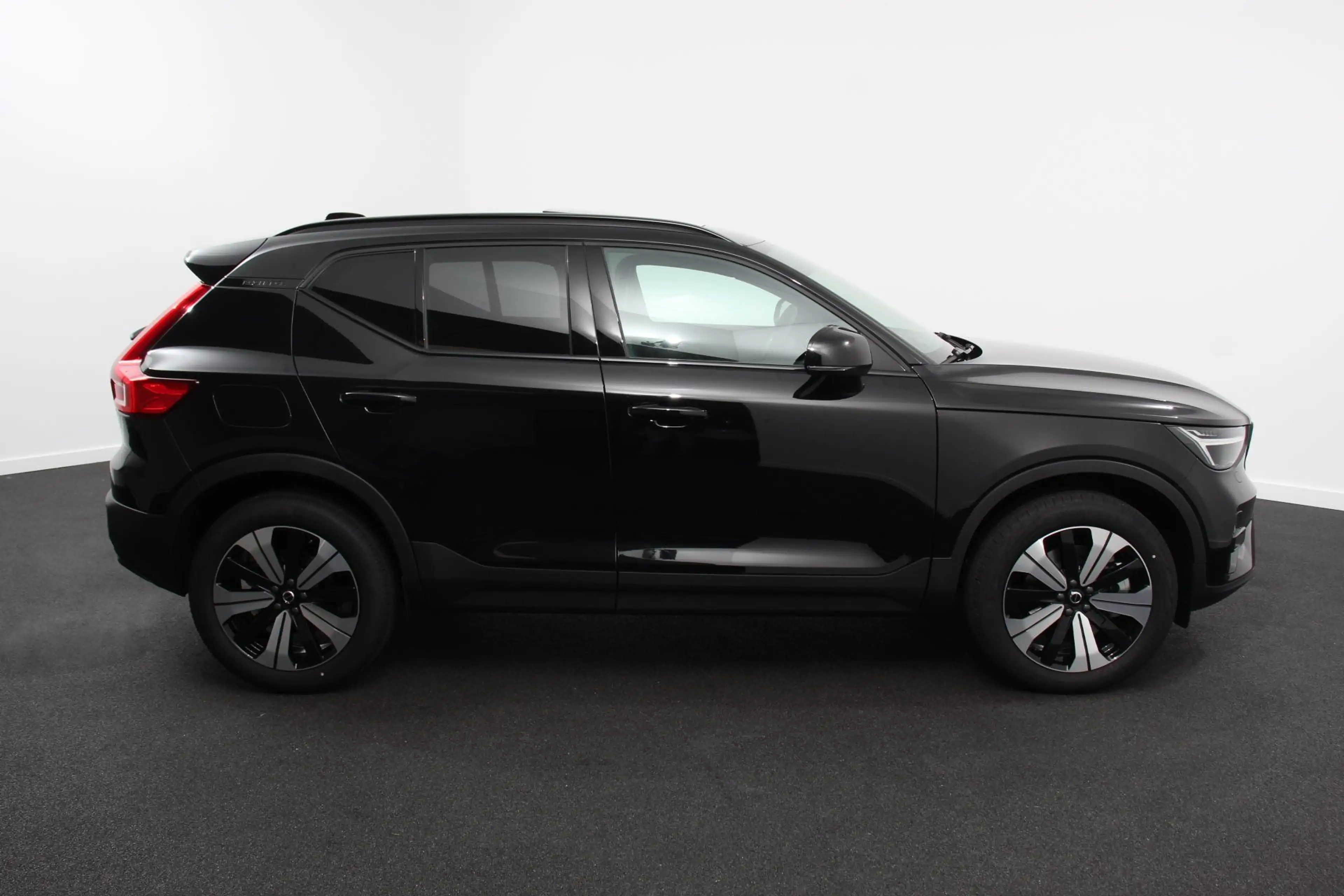 Volvo XC40 1.5 T5 Plug-in hybrid Ultimate Dark Electrische Gl — photo 5