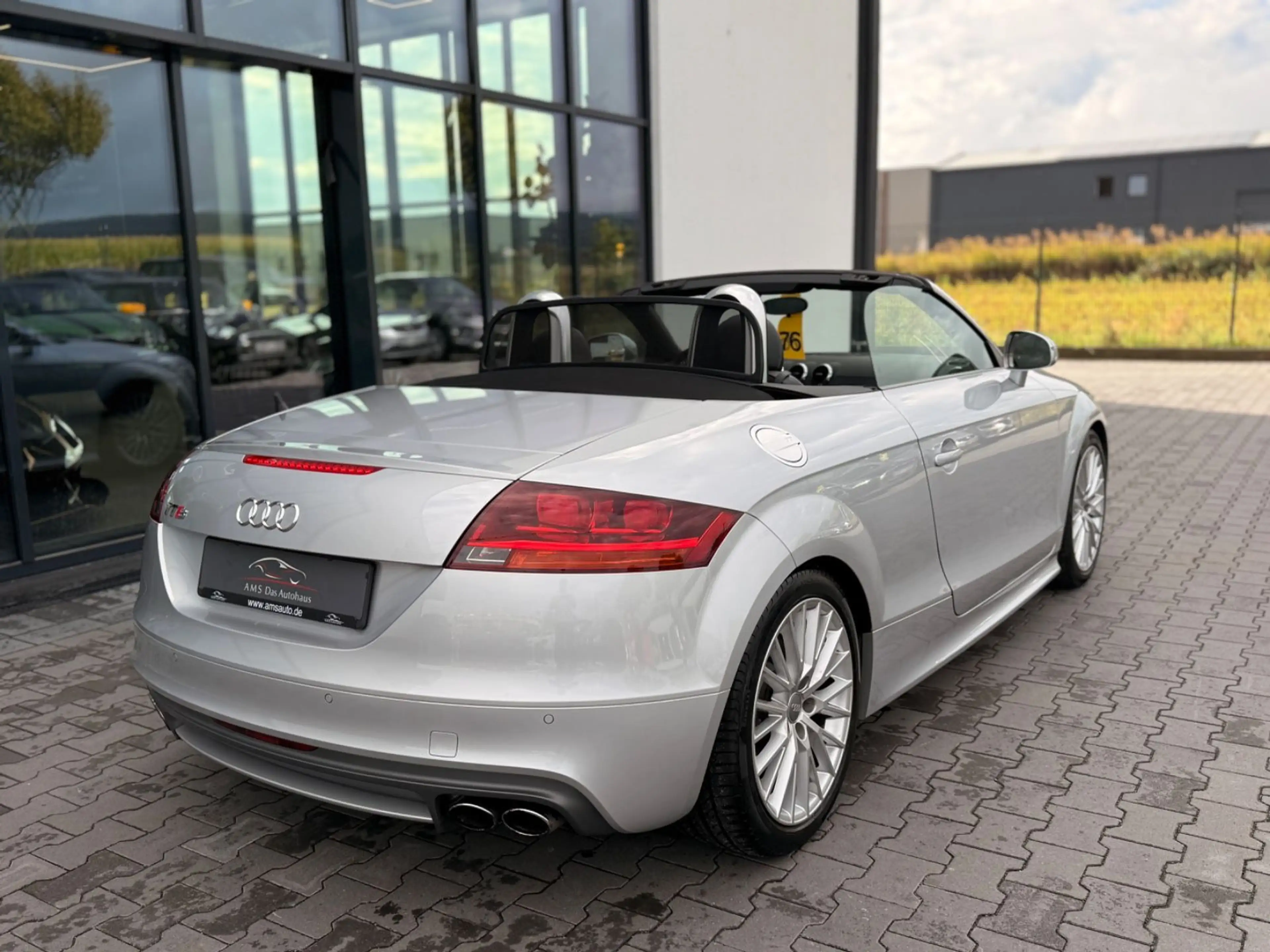 Audi TTS Roadster 2.0 TFSI quattro S line Xenon S — photo 9