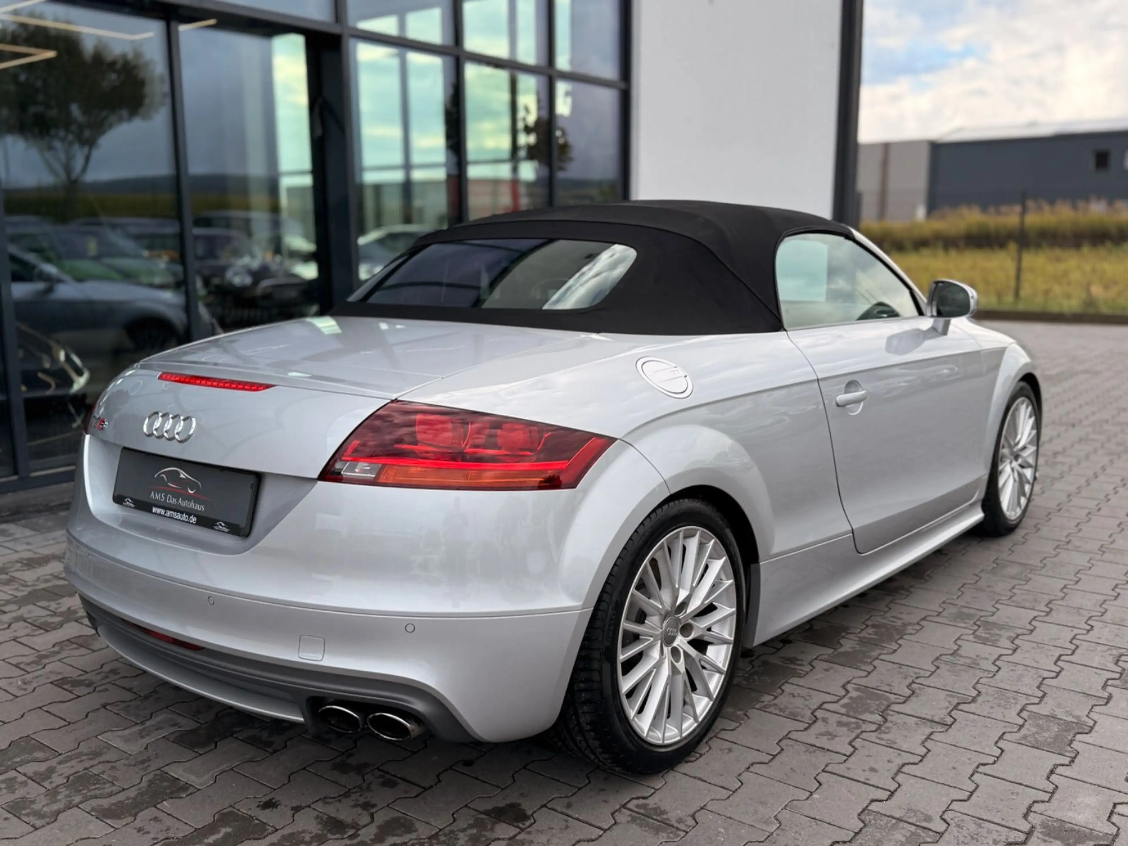 Audi TTS Roadster 2.0 TFSI quattro S line Xenon S — photo 4