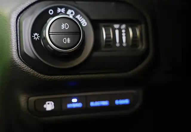 Jeep Wrangler view 28