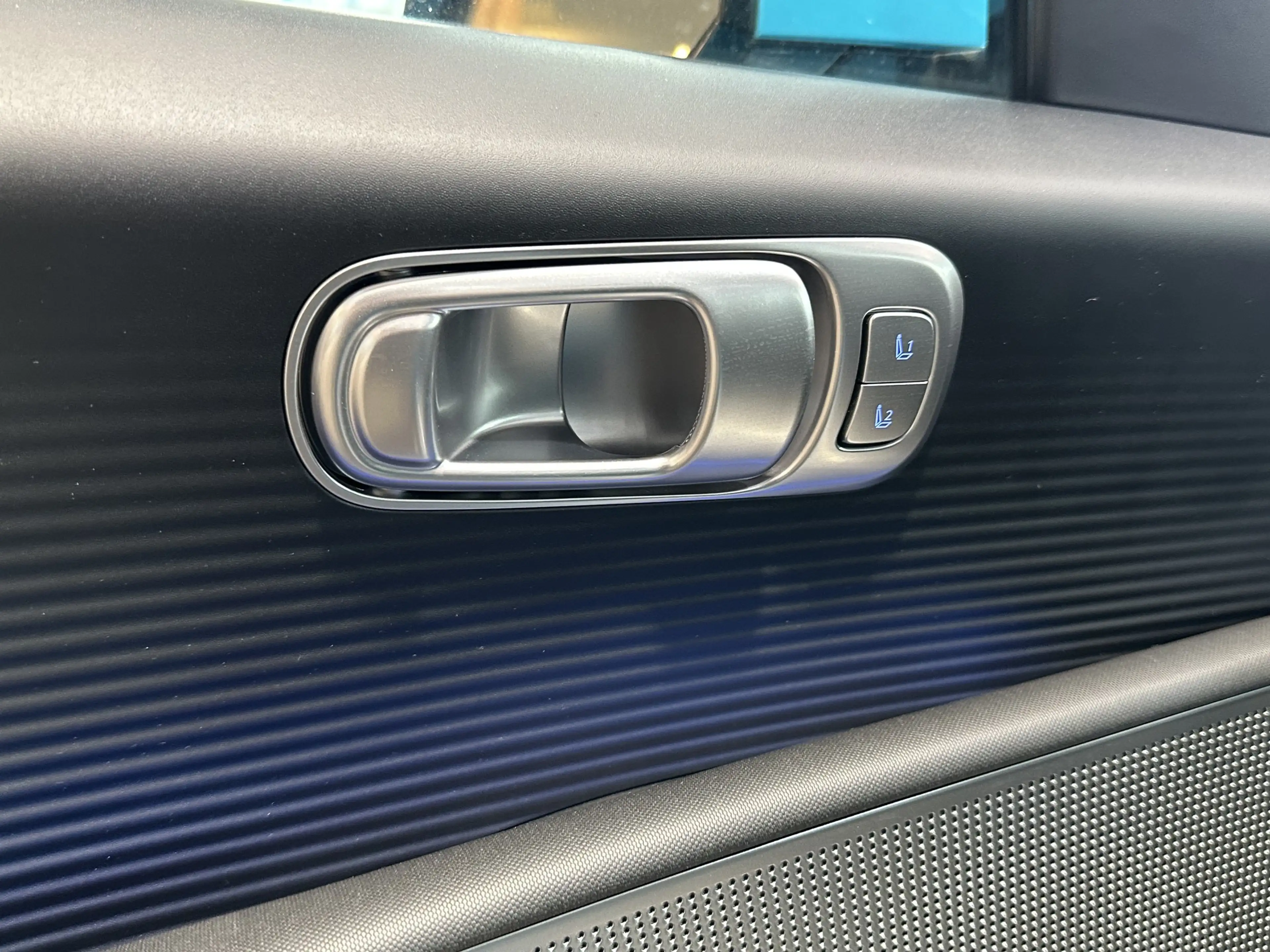 Hyundai IONIQ 6 Uniq Leder HUD Memory 360Cam BOSE 4WD — photo 12