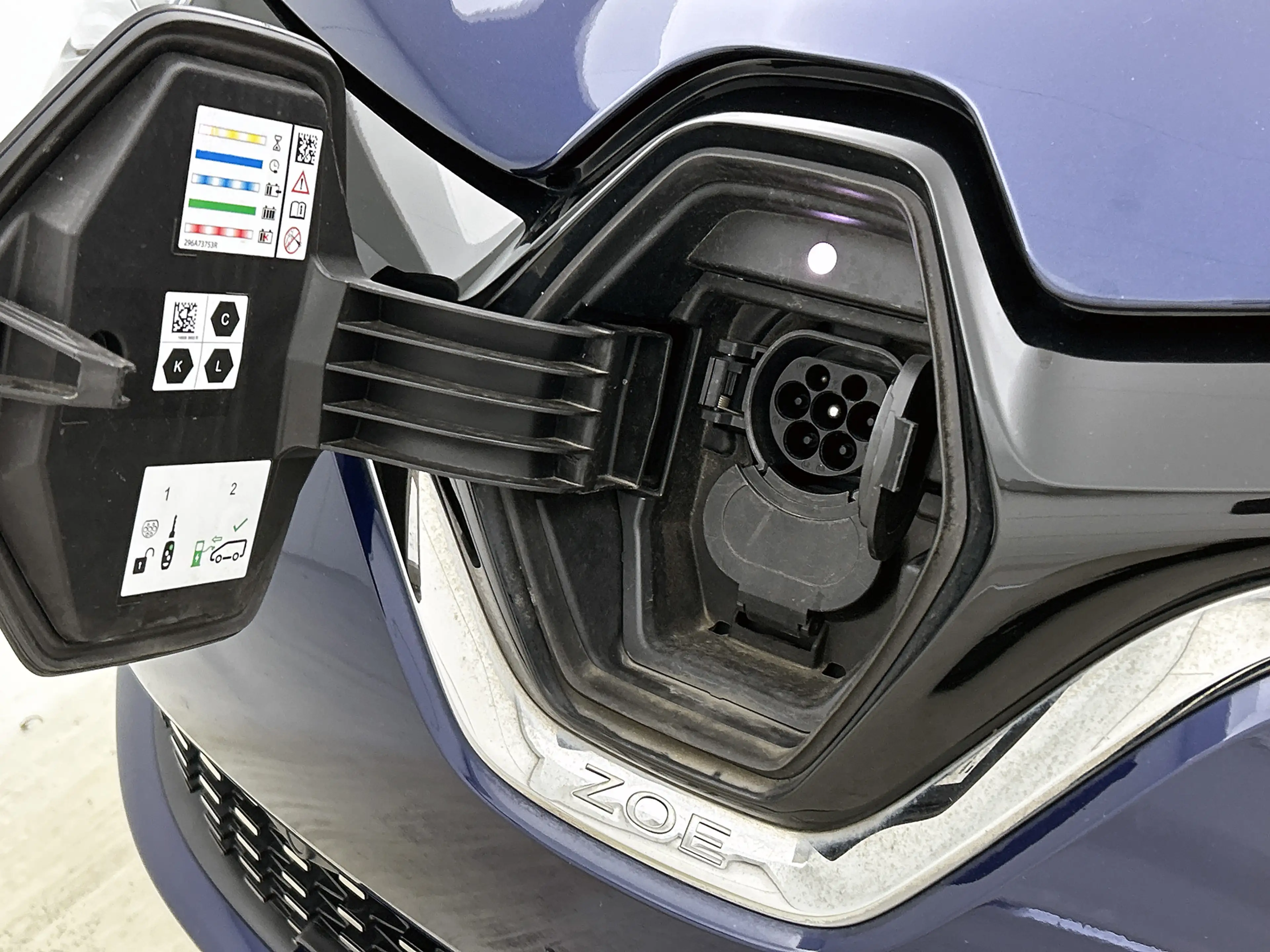 Renault ZOE R135 Iconic 52 kWh Camera, CarPlay, Bose — photo 16