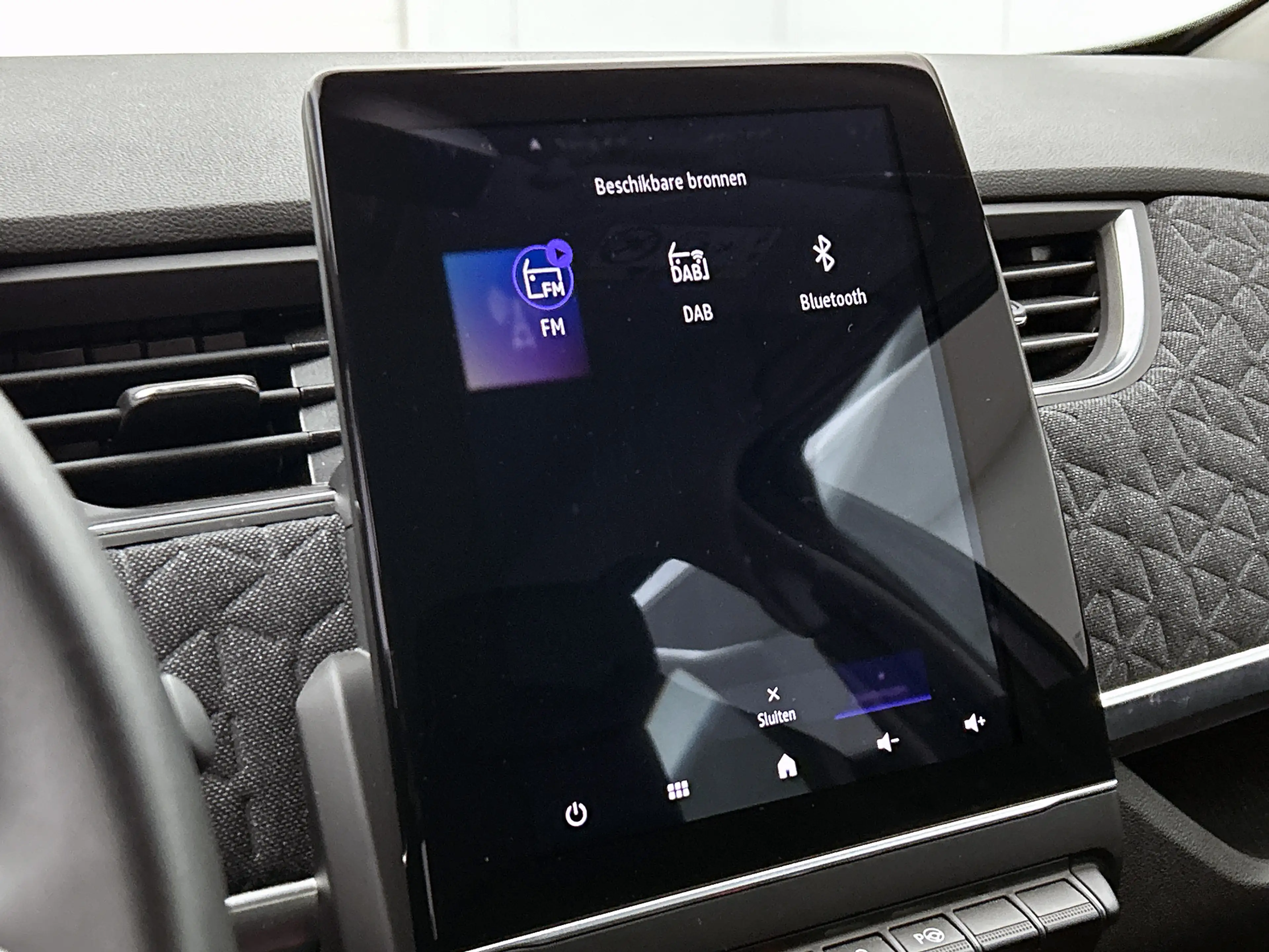 Renault ZOE R135 Iconic 52 kWh Camera, CarPlay, Bose — photo 10