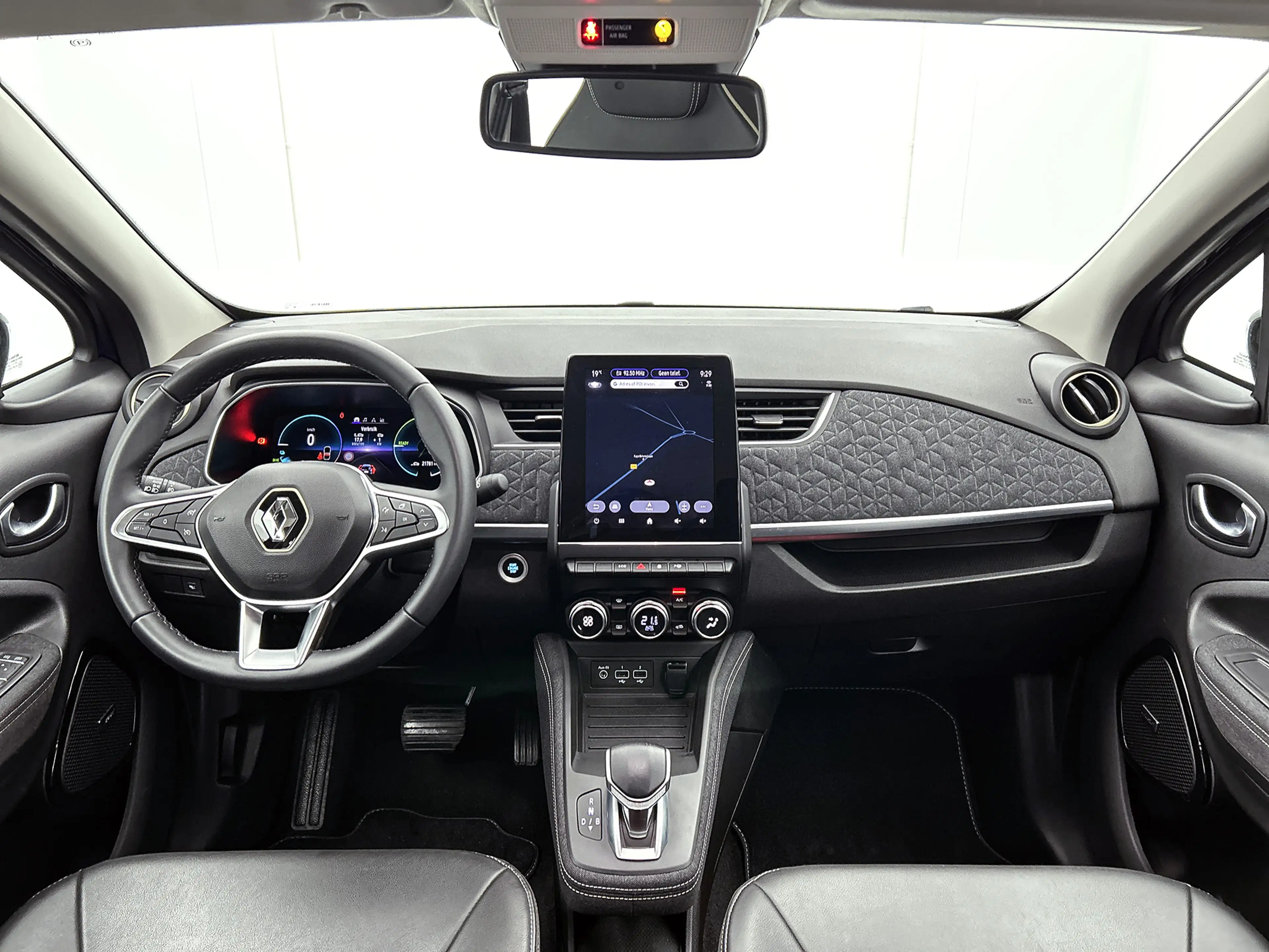 Renault ZOE R135 Iconic 52 kWh Camera, CarPlay, Bose — photo 28