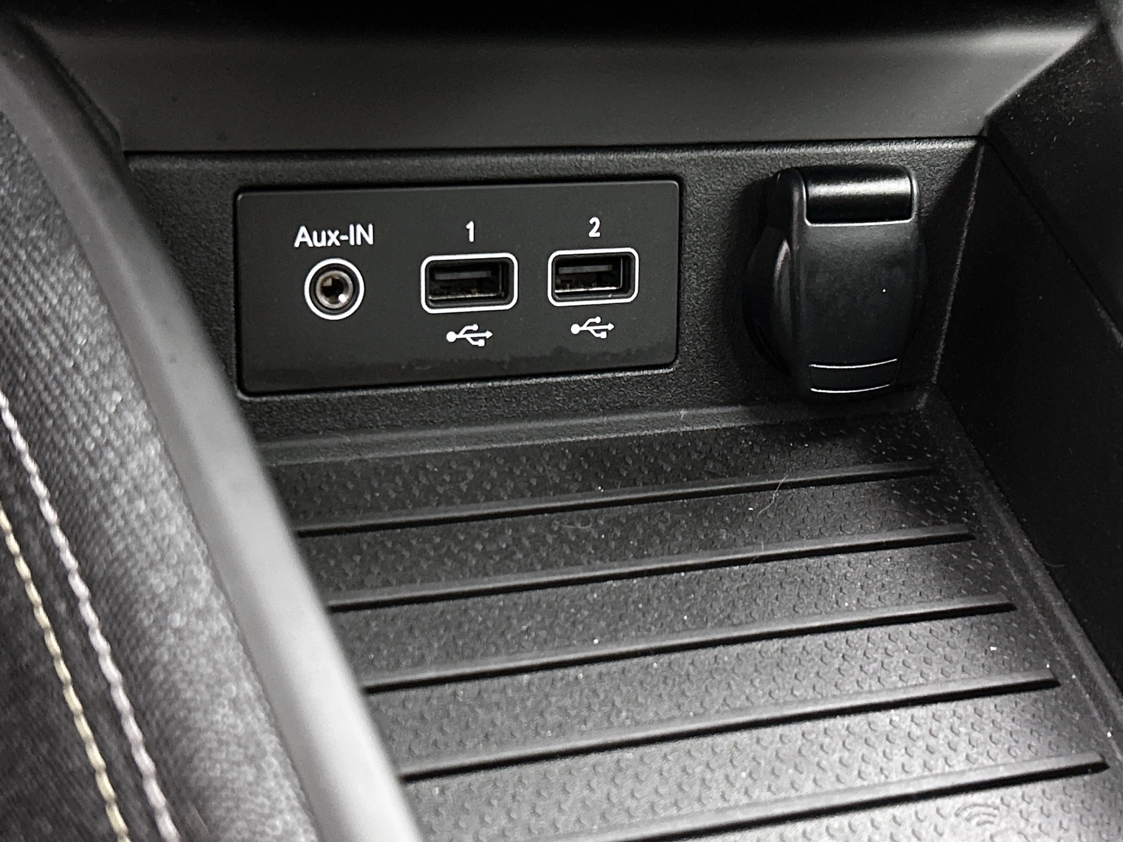 Renault ZOE R135 Iconic 52 kWh Camera, CarPlay, Bose — photo 35