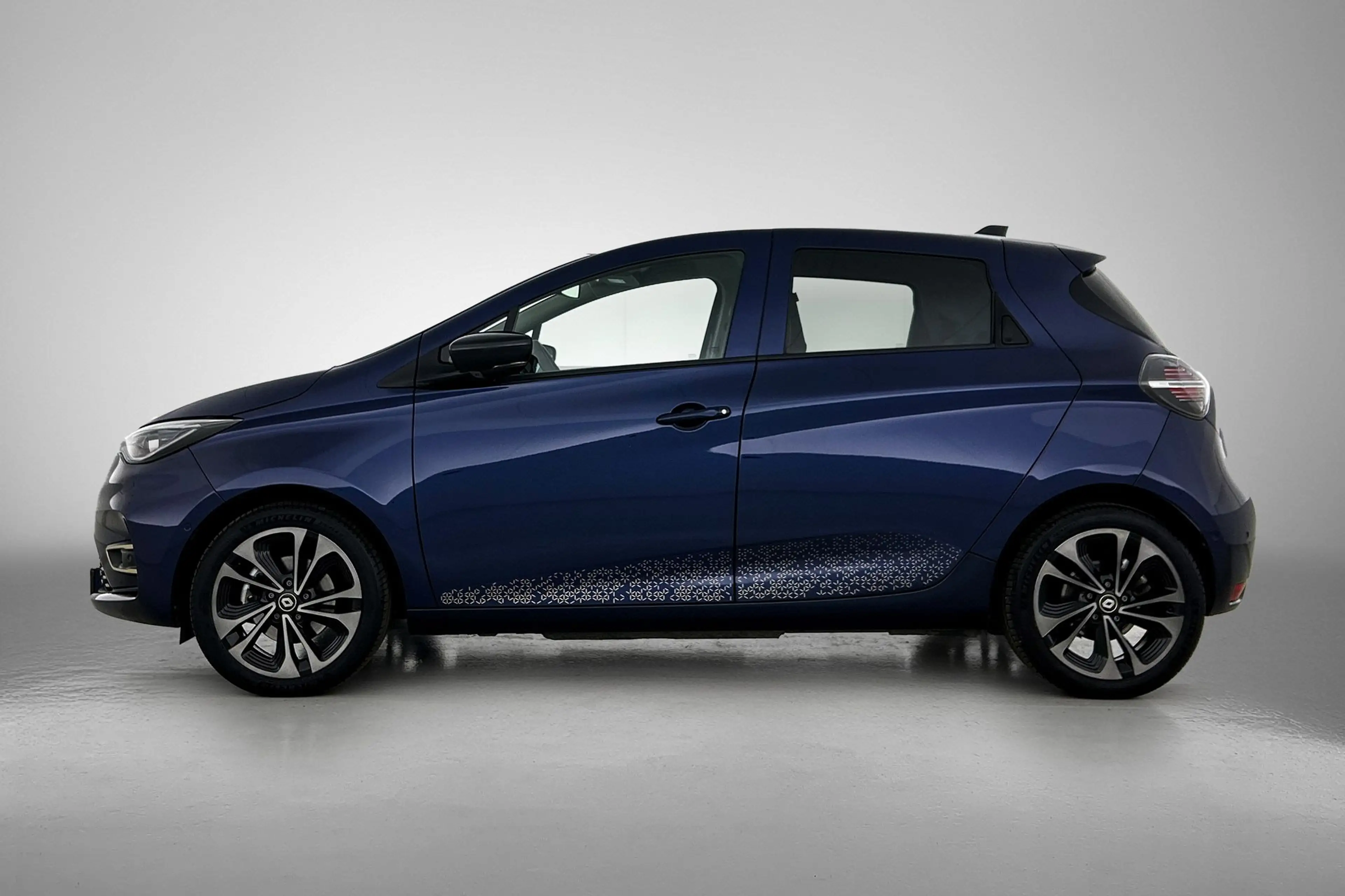 Renault ZOE R135 Iconic 52 kWh Camera, CarPlay, Bose — photo 7