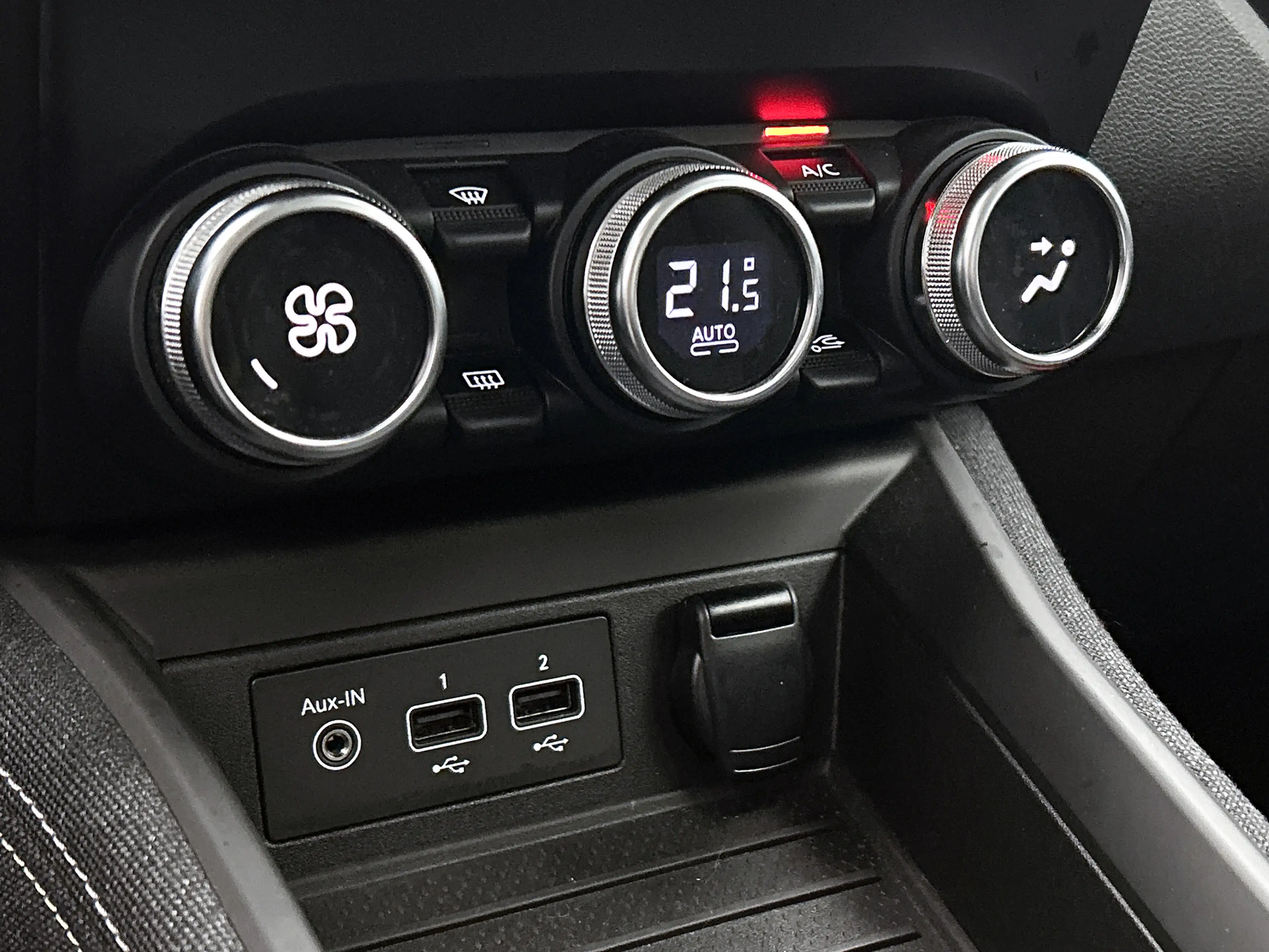 Renault ZOE R135 Iconic 52 kWh Camera, CarPlay, Bose — photo 24
