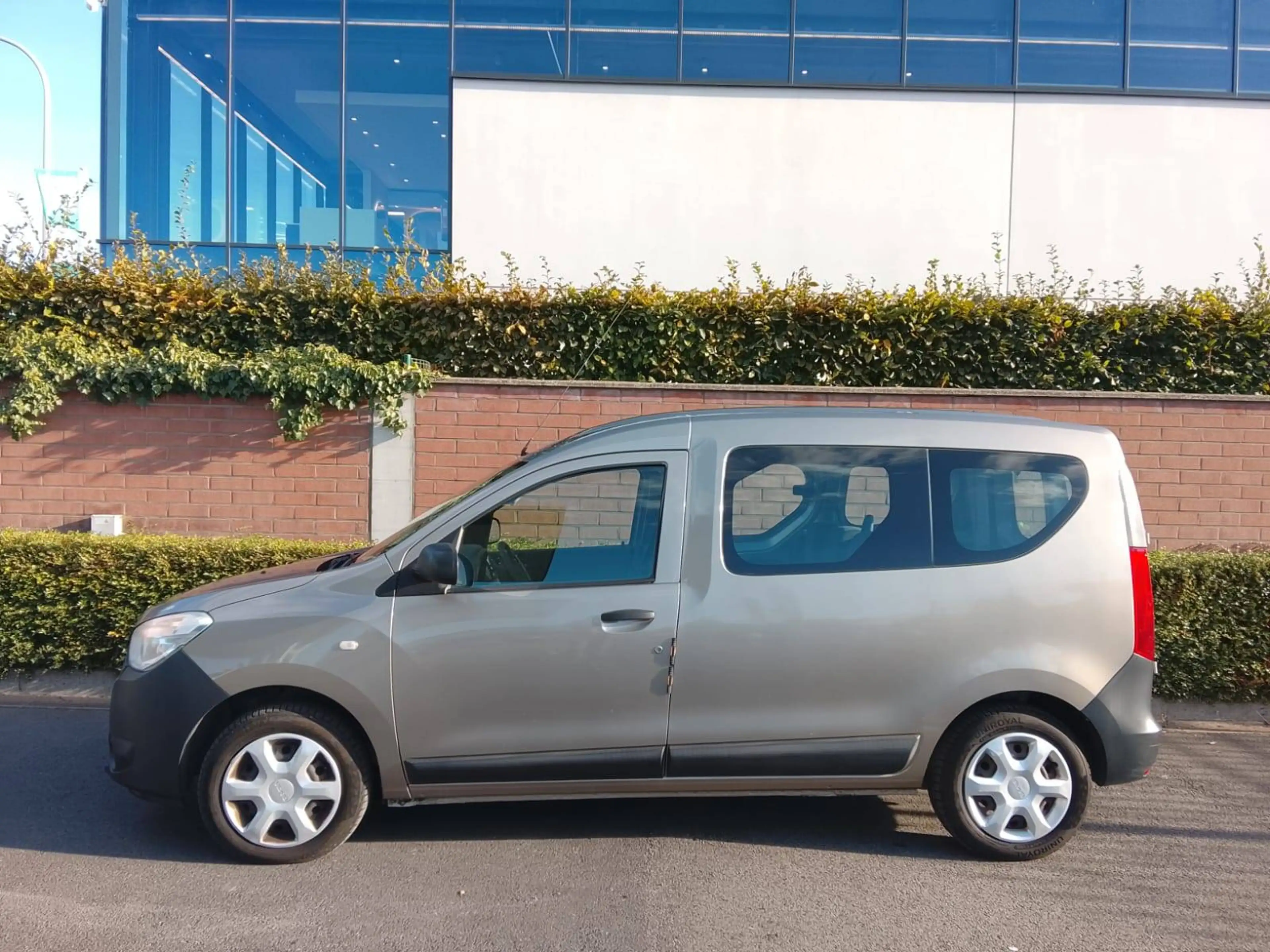 Dacia Dokker Dokker 1.5 dCi Ambiance - 5 places — photo 3