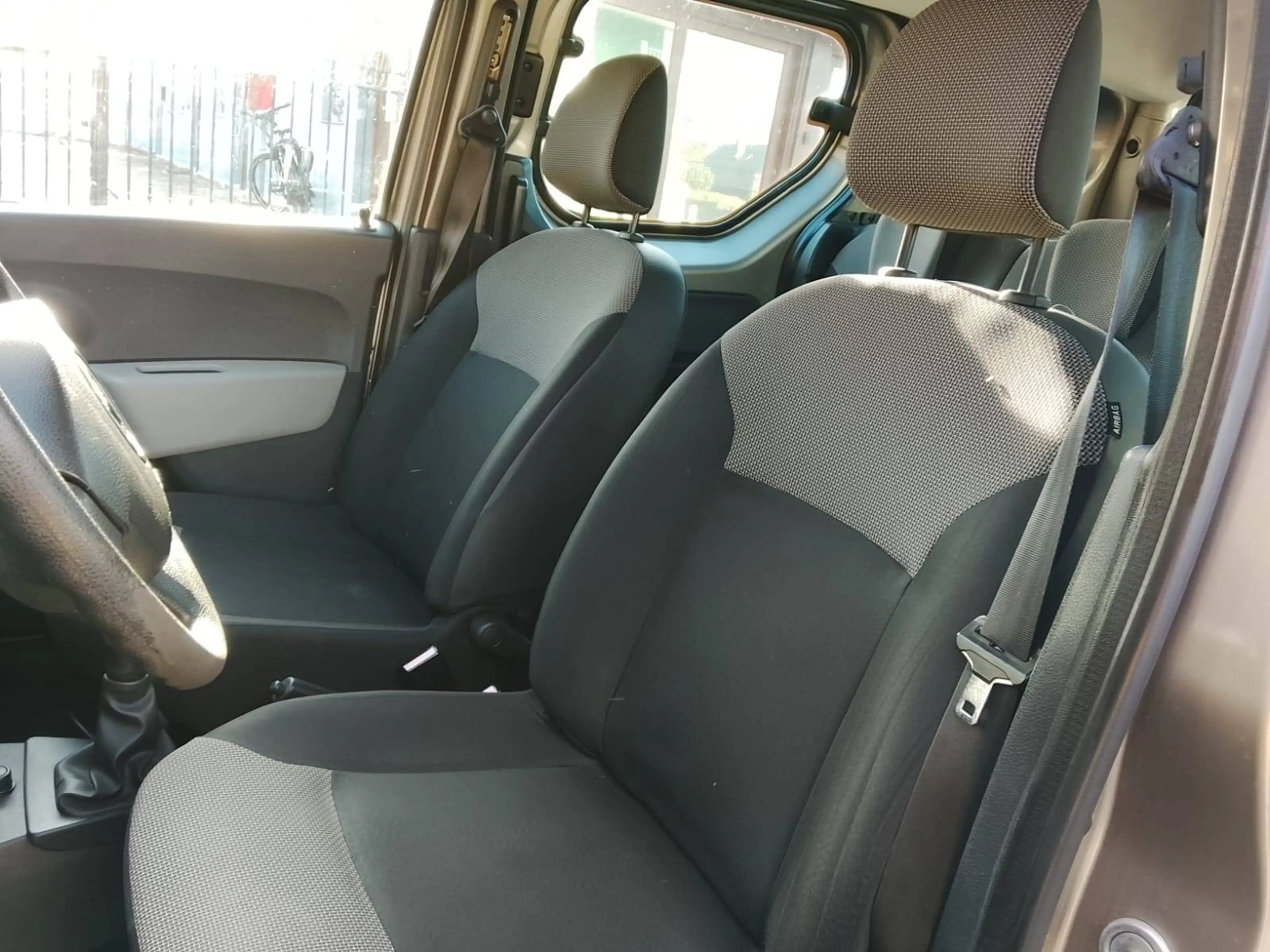 Dacia Dokker Dokker 1.5 dCi Ambiance - 5 places — photo 9