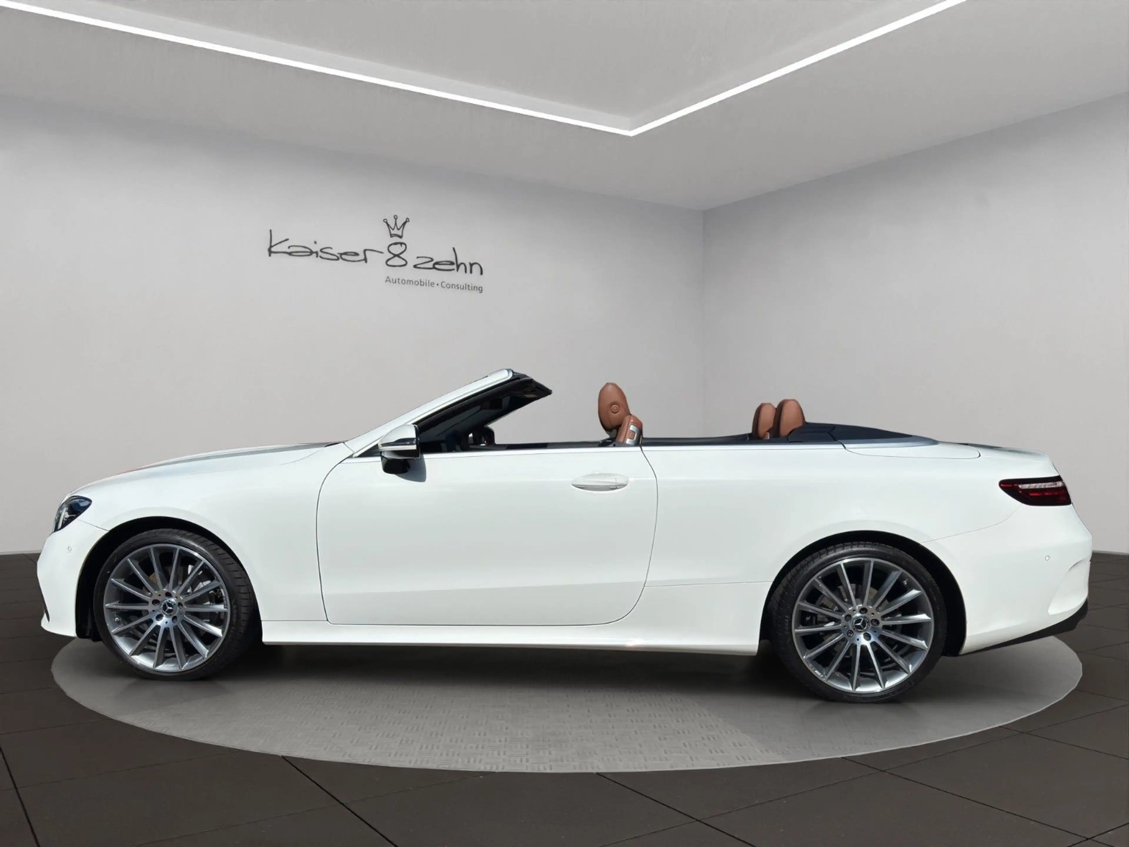 Mercedes-Benz E 300 d Cabriolet AMG-Line *2.Hand*Burmester* — photo 2