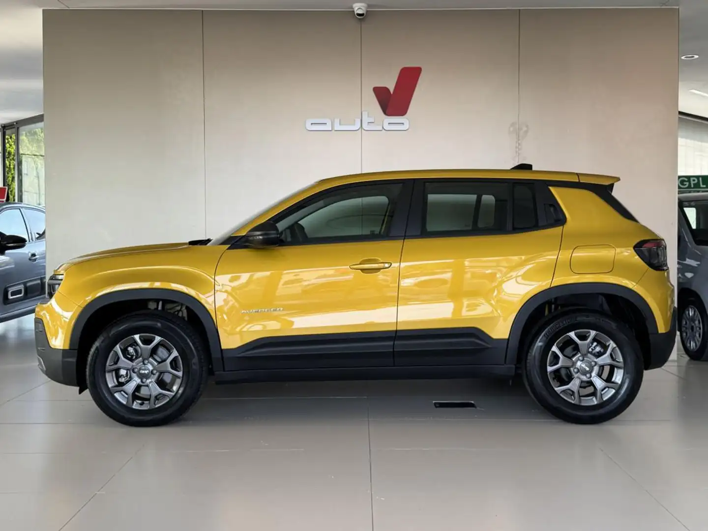 Jeep Avenger 1.2 Turbo MHEV Longitude KM ZERO + WINTER PACK Gelb - 1